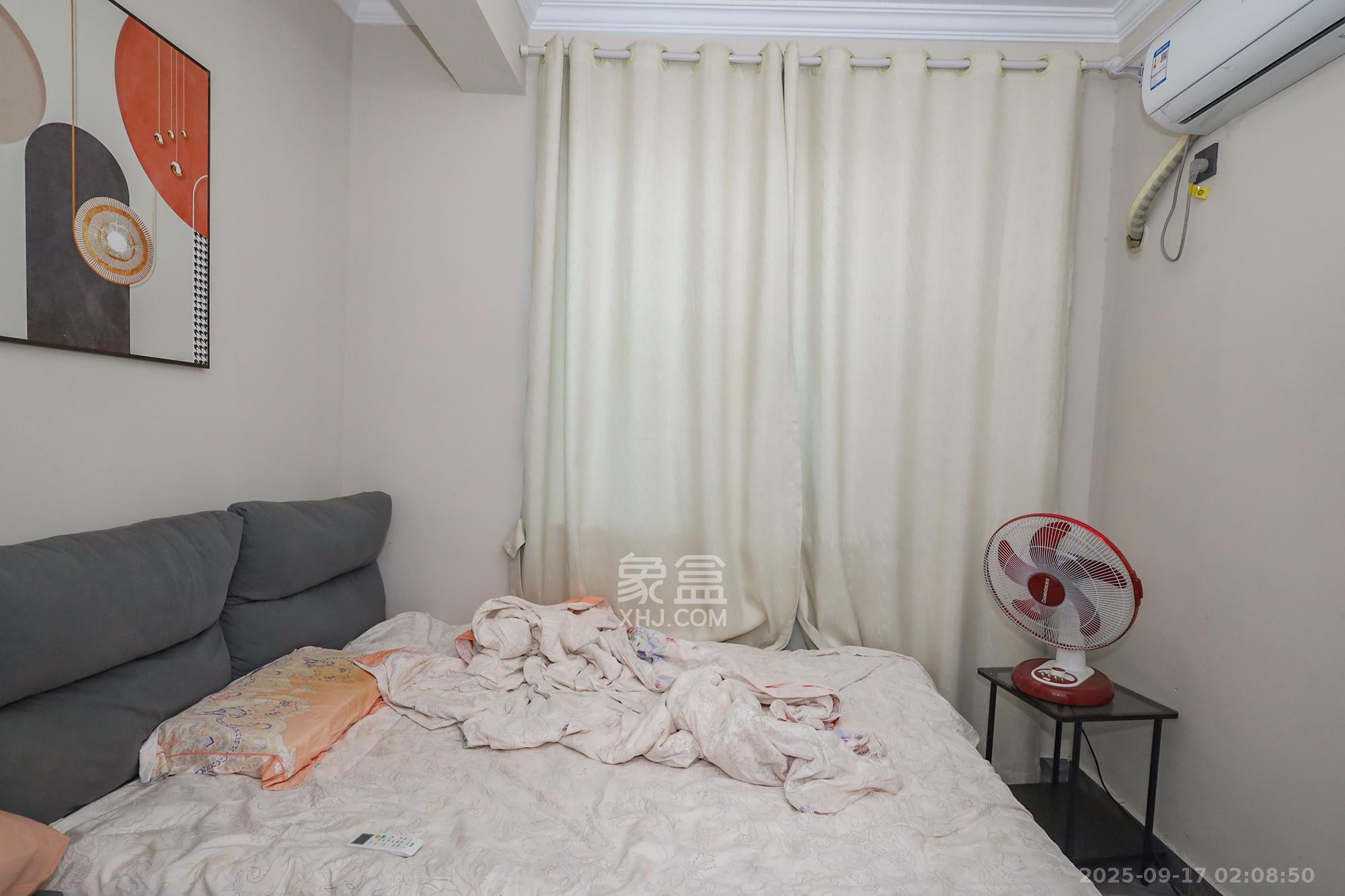 滨江海棠湾 3室2厅1卫 90.0万 滨江海棠湾 3室2厅1卫 90.0万卧室