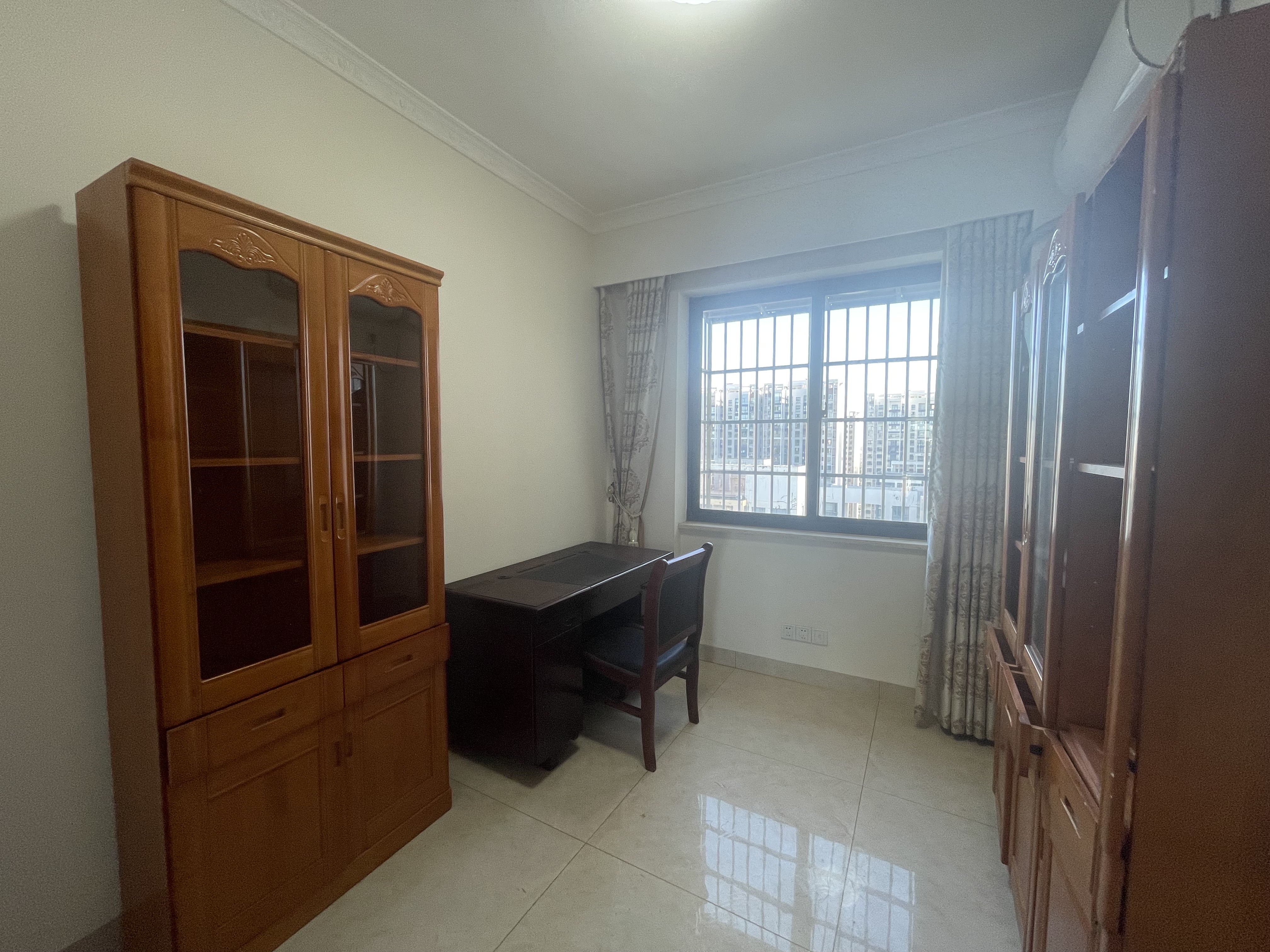 锦地翰城一期 4室2厅2卫 3500.0元/月 锦地翰城一期 4室2厅2卫 3500.0元/月室内图