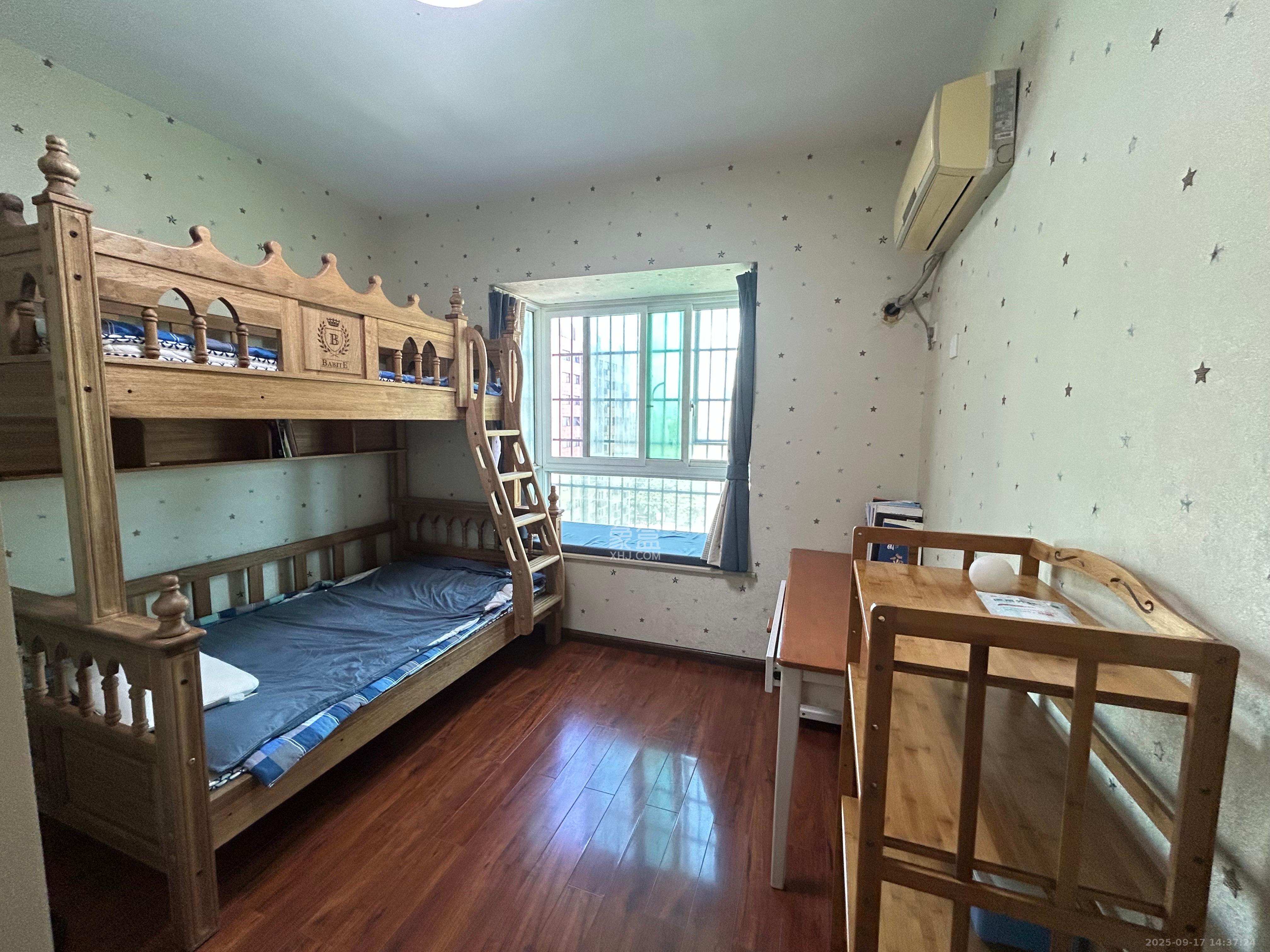 麓谷加州阳光  4室2厅2卫    3600.0元/月室内图