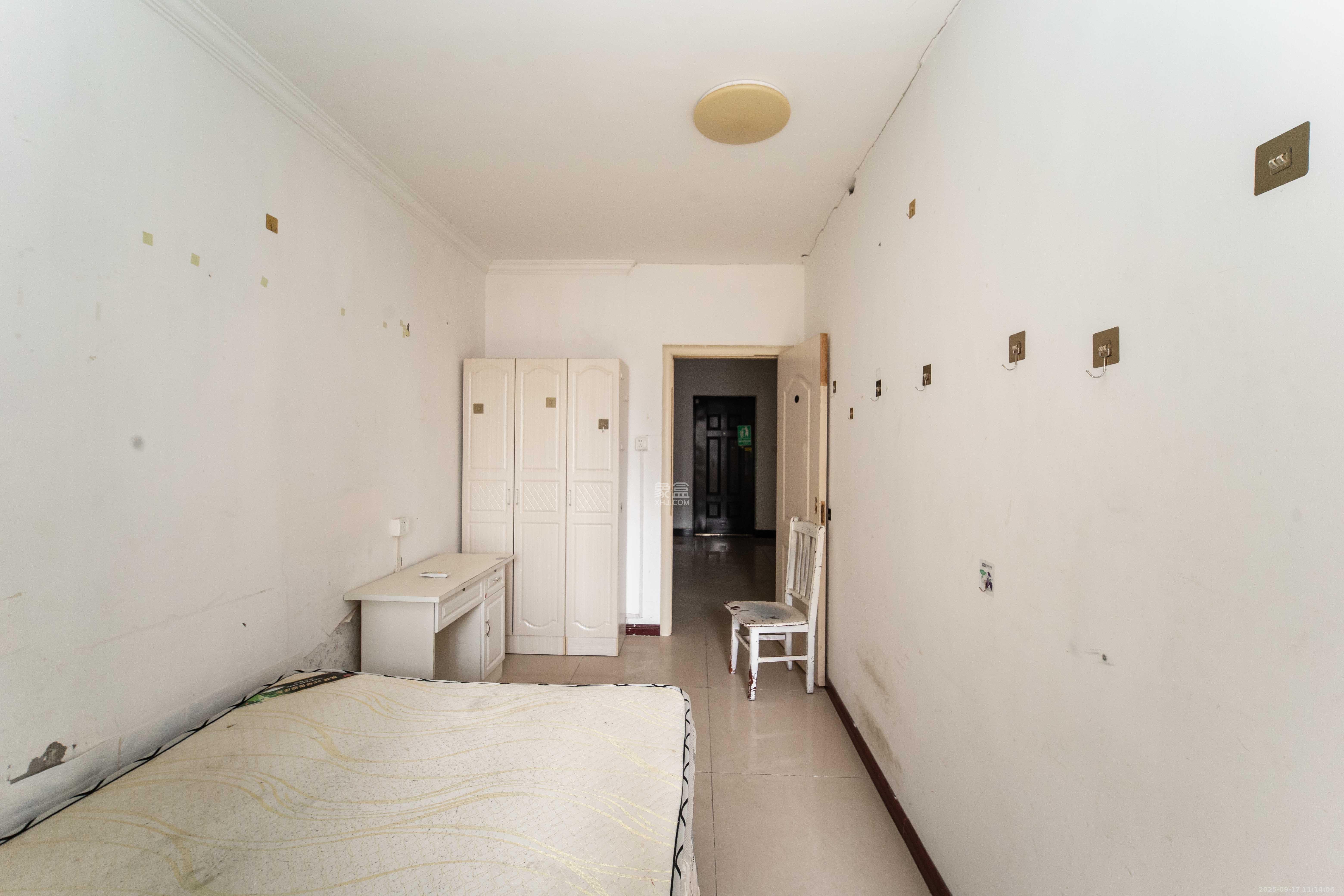 金地格林公馆  3室2厅1卫    2300.0元/月室内图