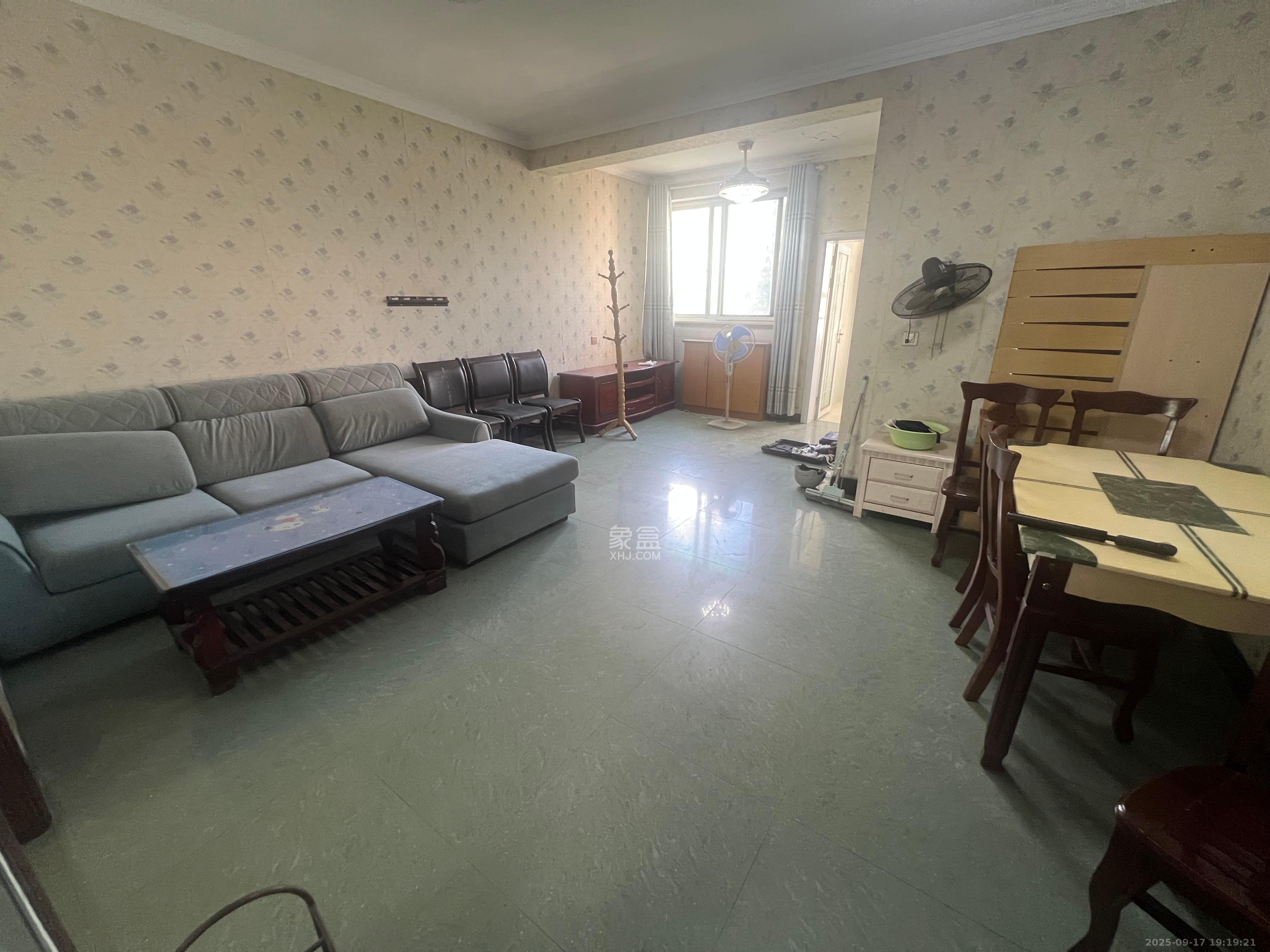 天翔新新家园 2室2厅1卫 1600.0元/月 天翔新新家园 2室2厅1卫 1600.0元/月室内图