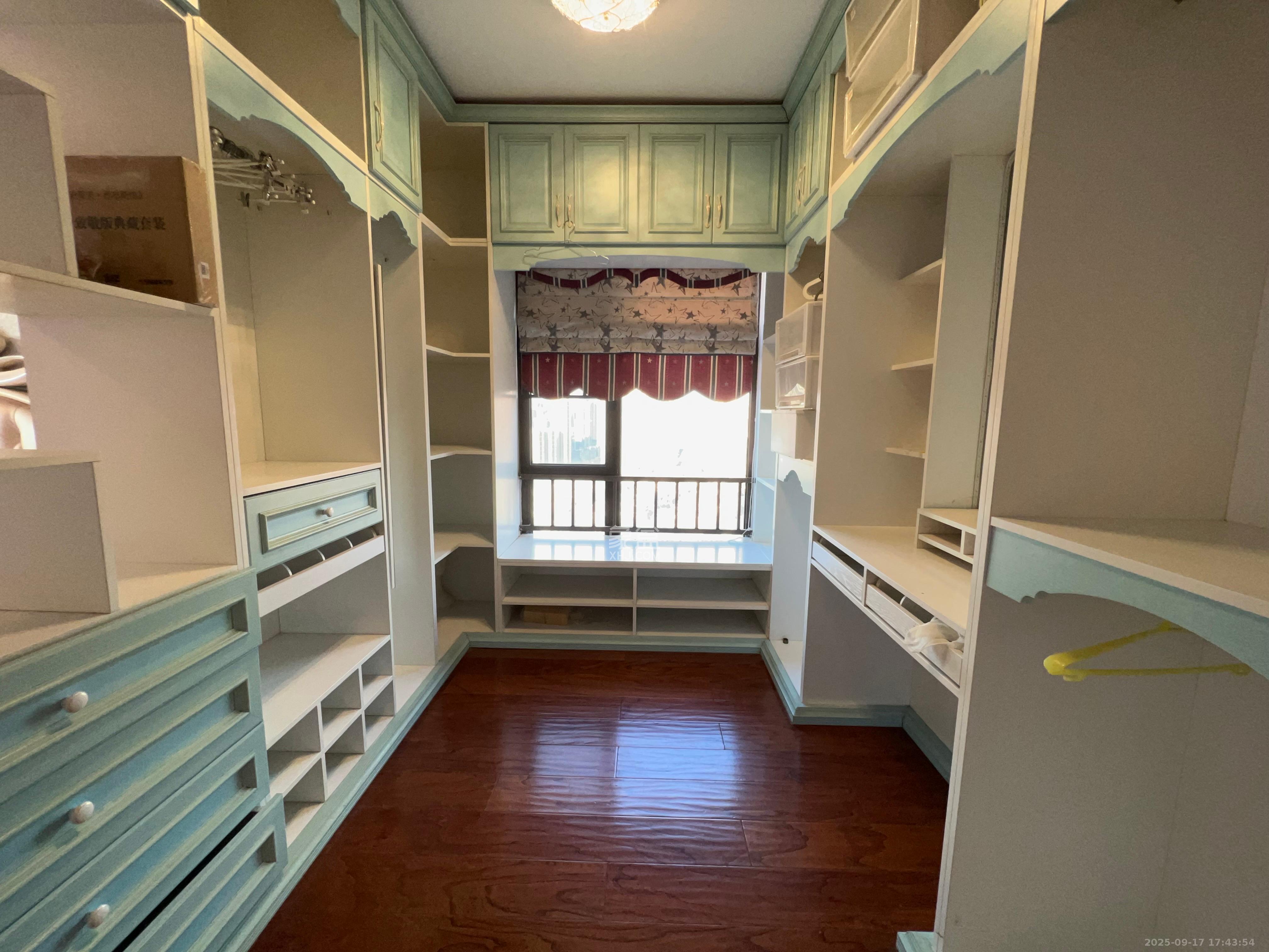 龙湖湘风原著(龙湖湘风星城) 3室2厅2卫 2400.0元/月 龙湖湘风原著(龙湖湘风星城) 3室2厅2卫 2400.0元/月室内图