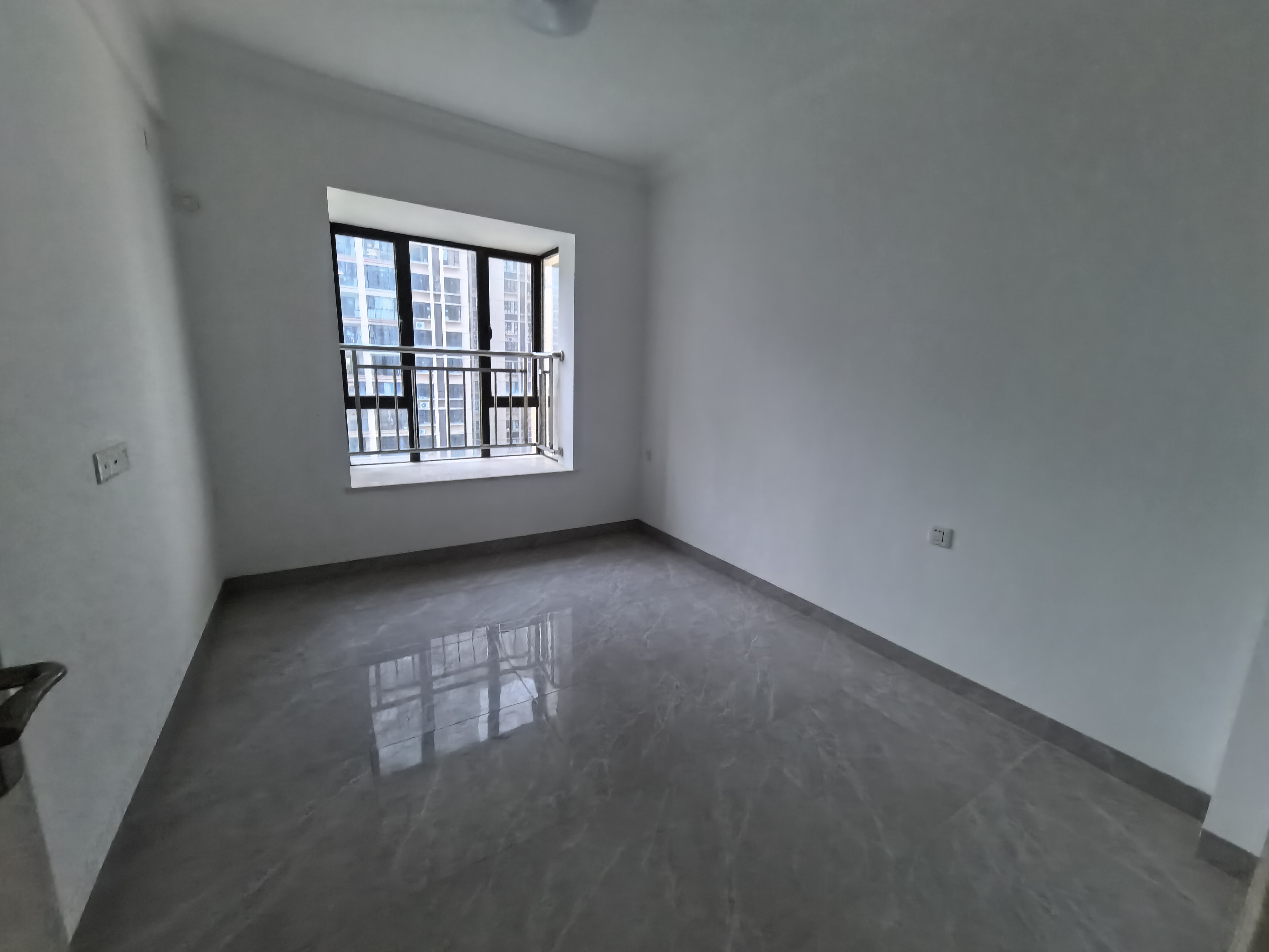 和风家园二期碧海居  4室2厅2卫    3800.0元/月室内图