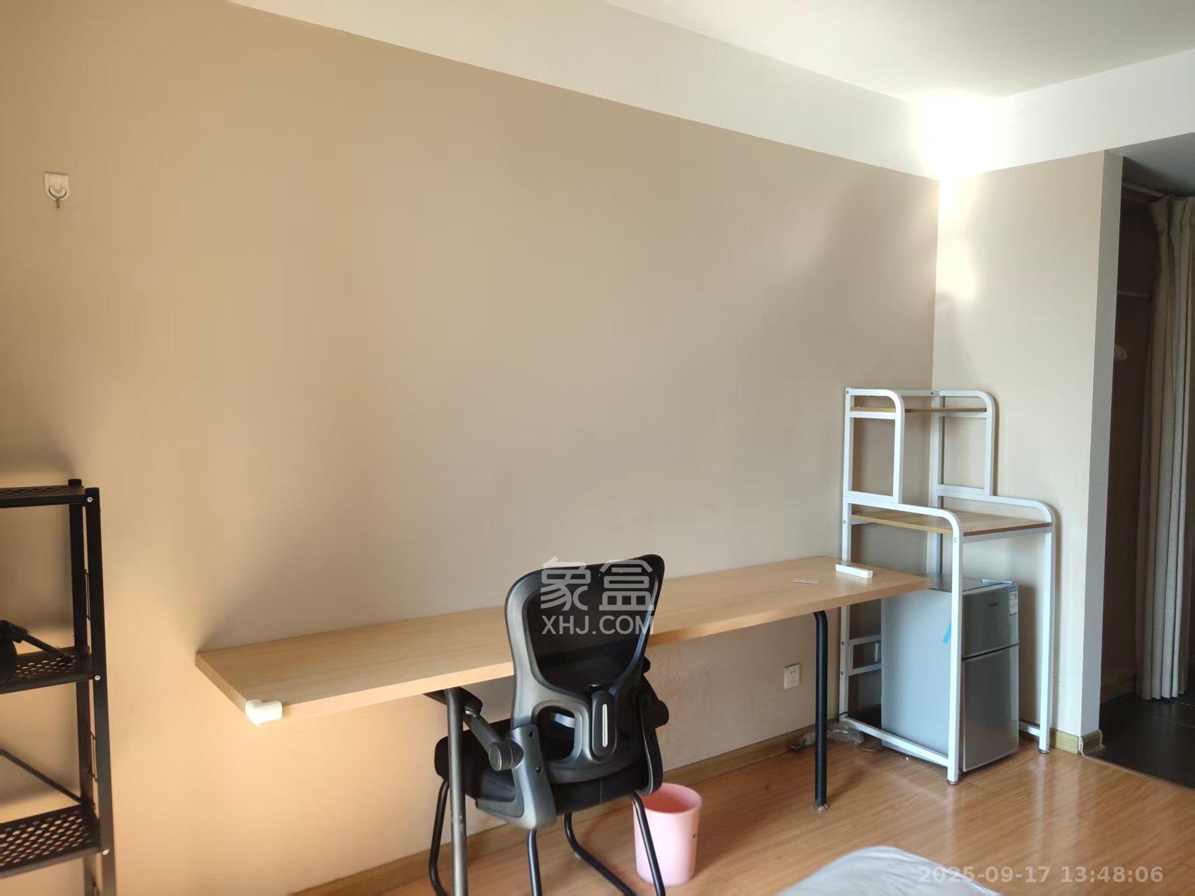 万科白鹭郡  1室1厅1卫    1300.0元/月 万科白鹭郡  1室1厅1卫    1300.0元/月室内图