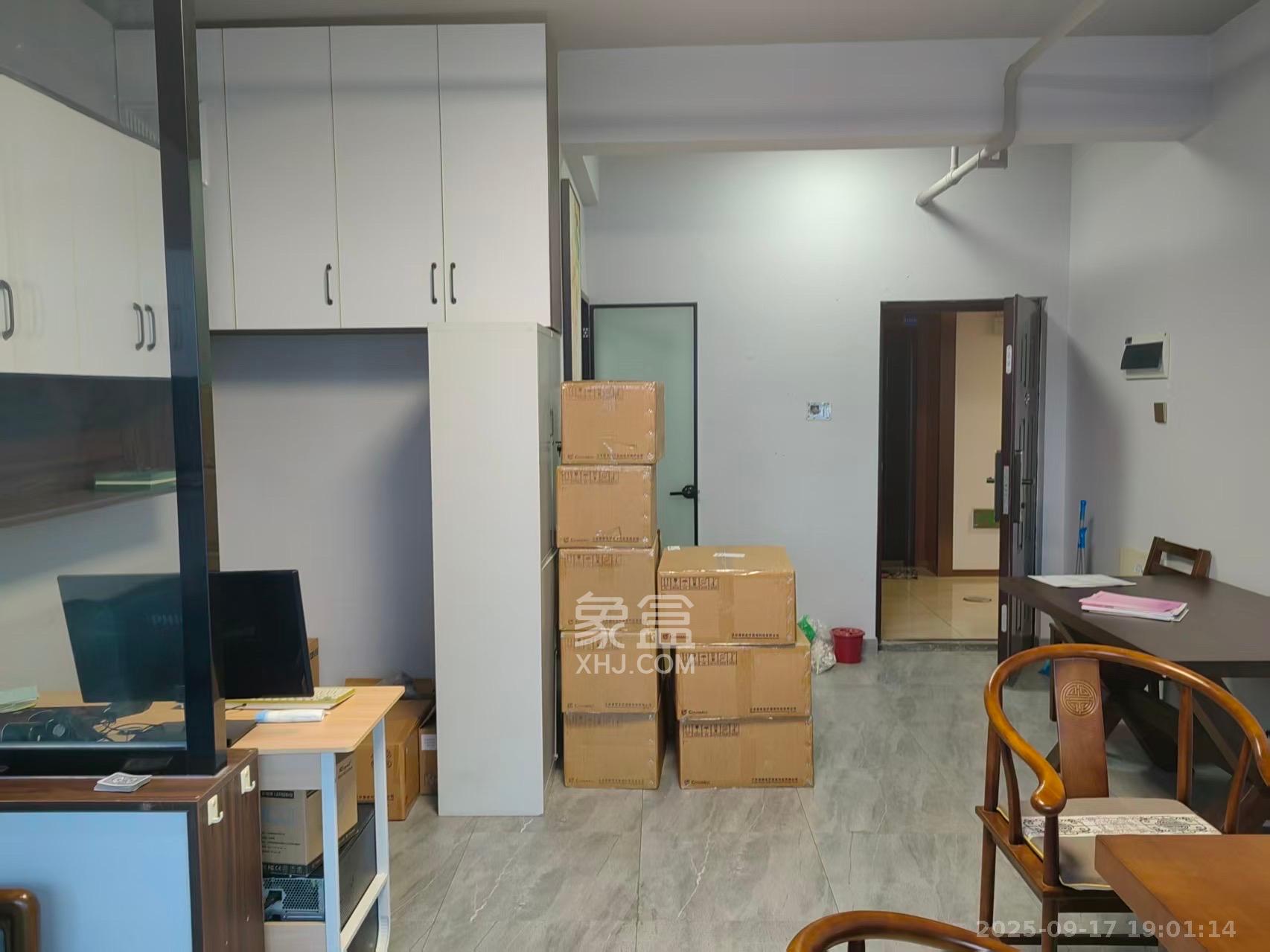 洋湖时代  1室1厅1卫   1700.00元/月室内图