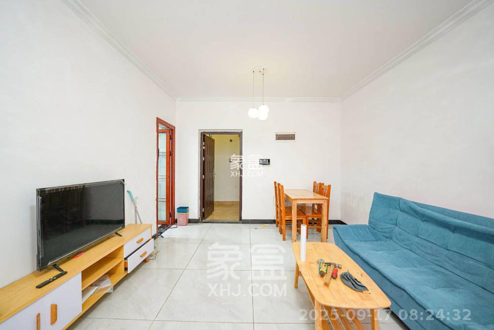 绿地新都会  2室2厅1卫    1800.0元/月 绿地新都会  2室2厅1卫    1800.0元/月