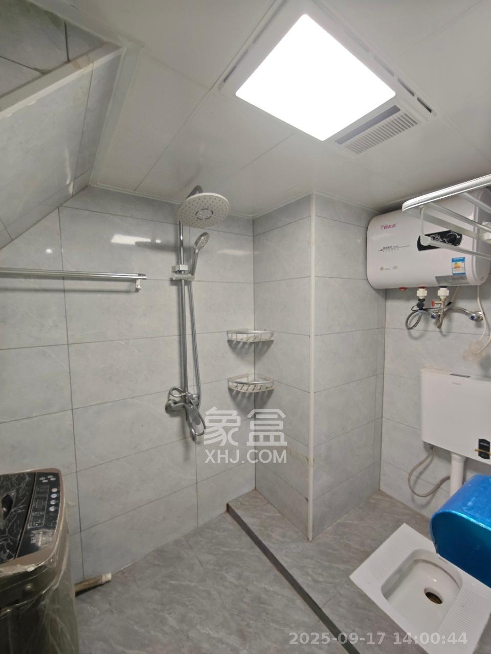 紫鑫中央广场（高铁新城）  2室2厅1卫    1600.0元/月室内图