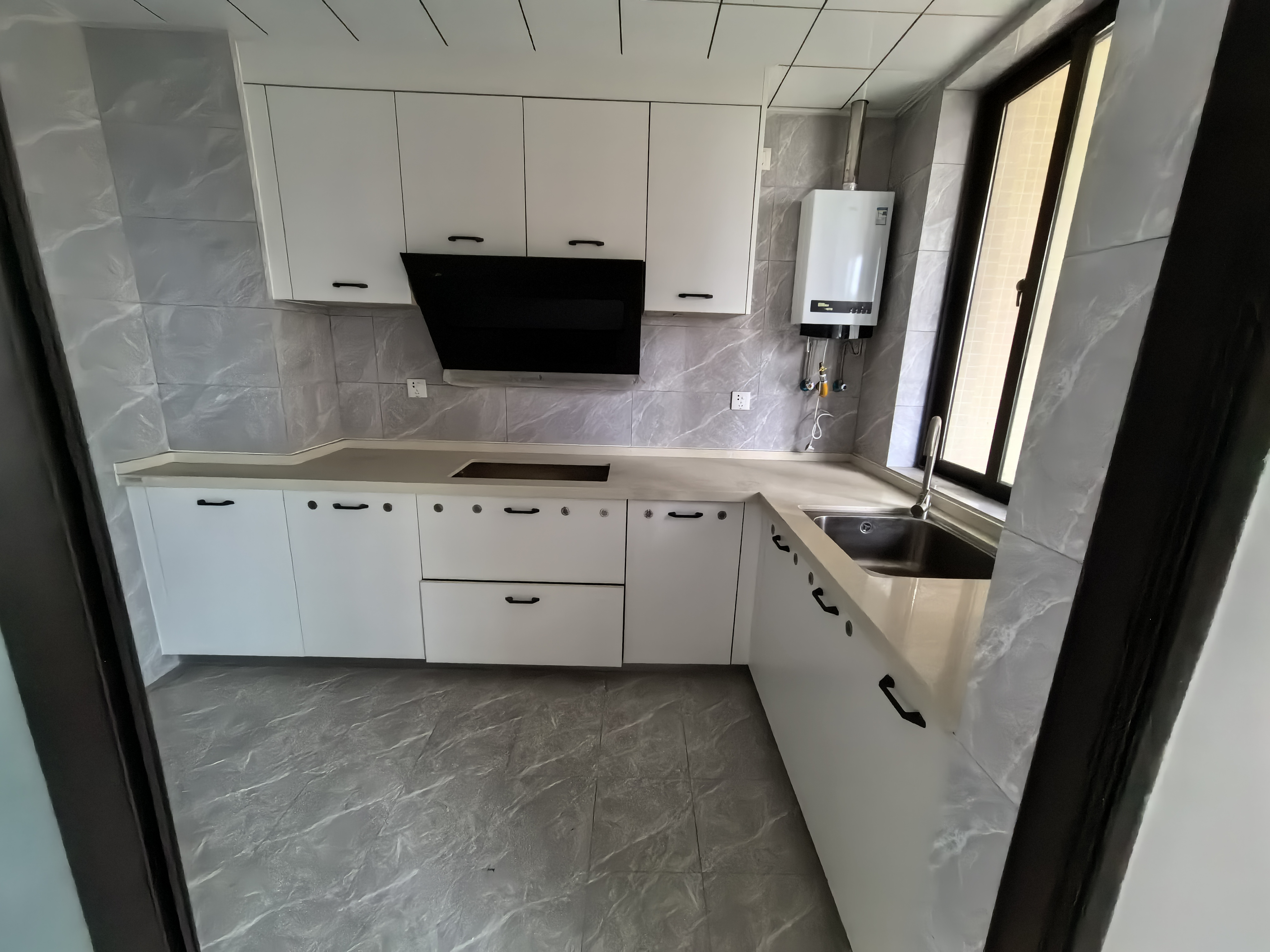 和风家园二期碧海居  4室2厅2卫    3800.0元/月室内图