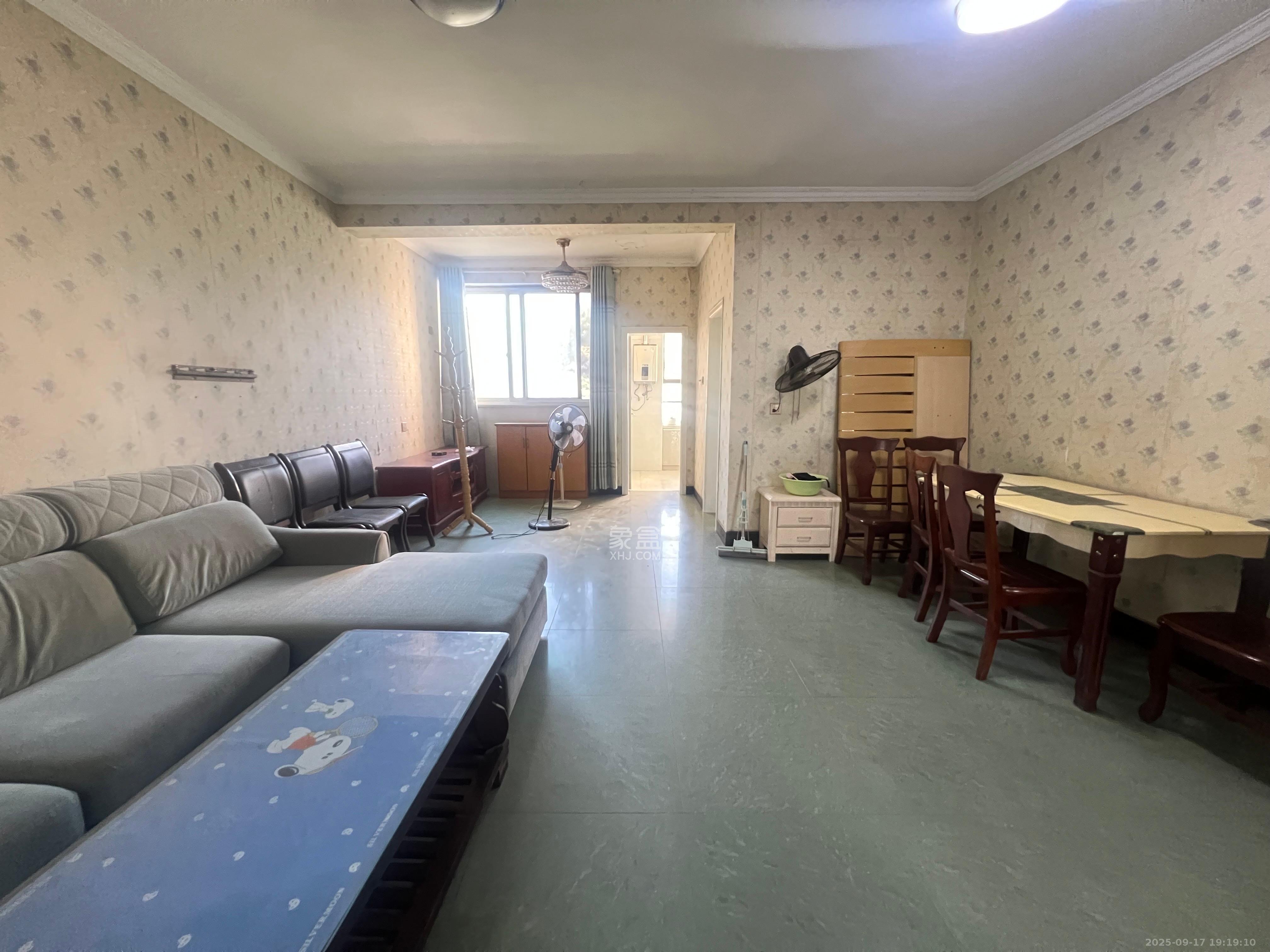 天翔新新家园 2室2厅1卫 1600.0元/月 天翔新新家园 2室2厅1卫 1600.0元/月室内图