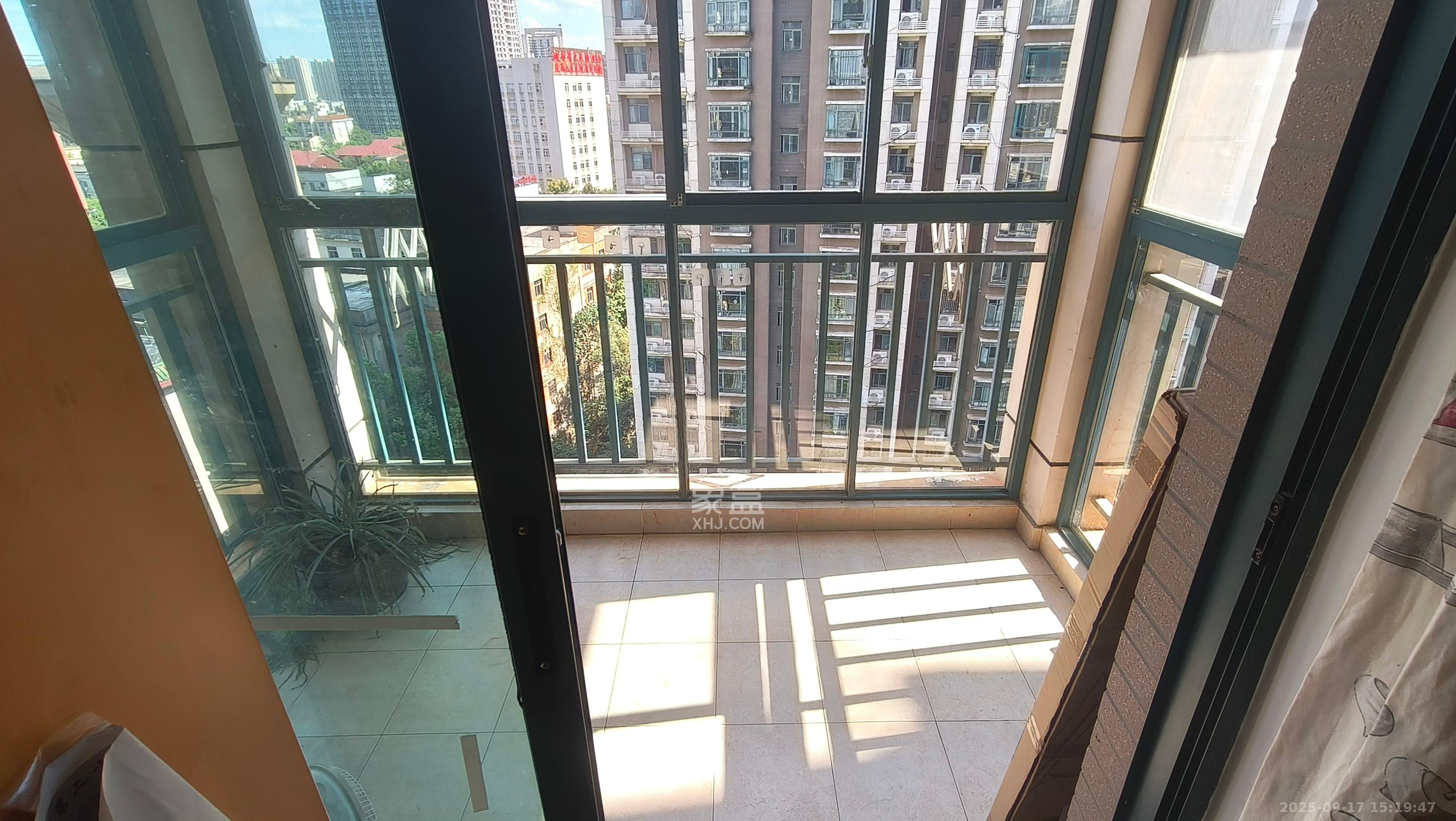 中江国际花城 3室2厅2卫 3400.0元/月 中江国际花城 3室2厅2卫 3400.0元/月室内图