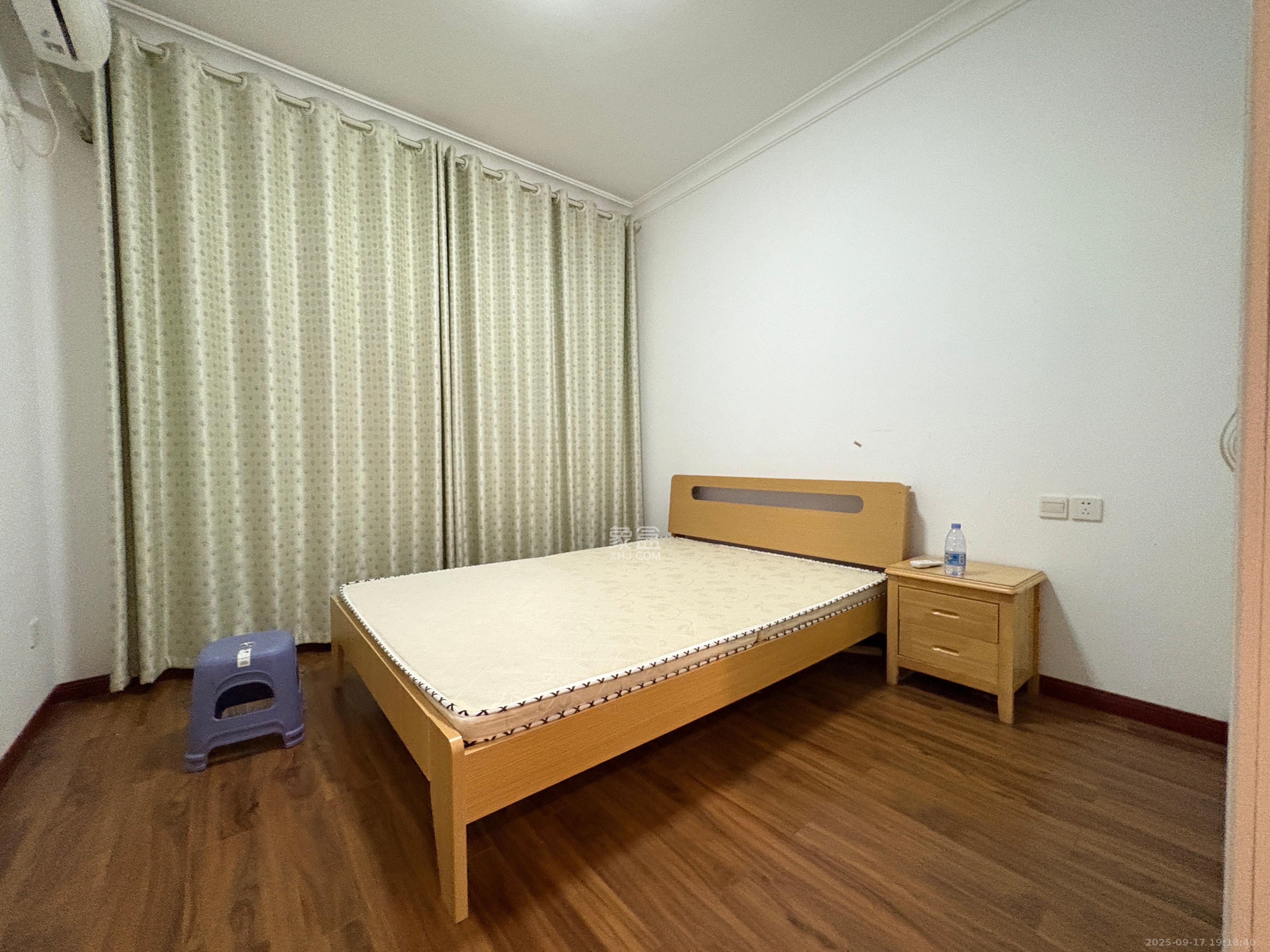 江山帝景哈佛  1室0厅0卫    2600.0元/月室内图