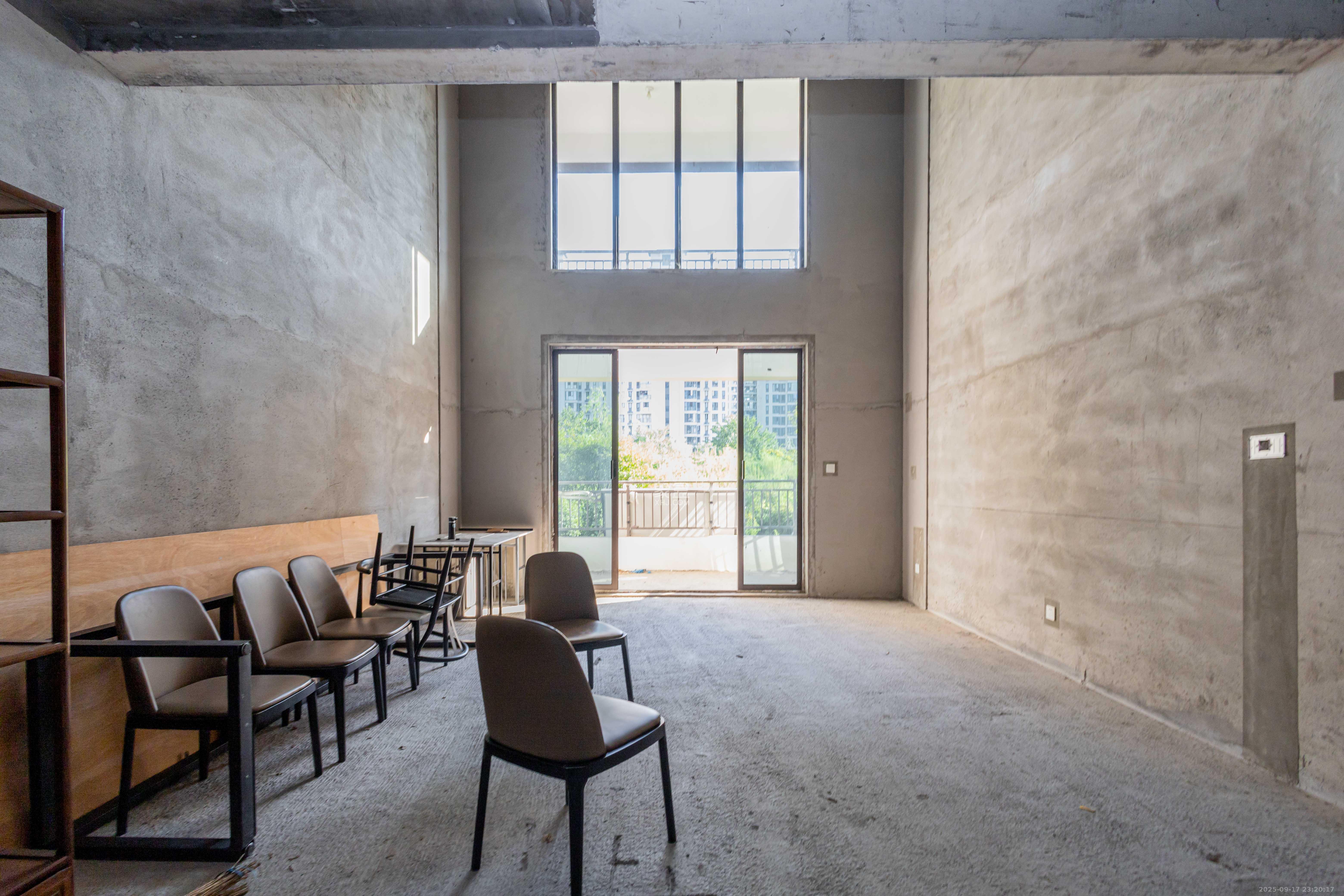 中交中央公园D3区  5室2厅3卫    330.0万 中交中央公园D3区  5室2厅3卫    330.0万