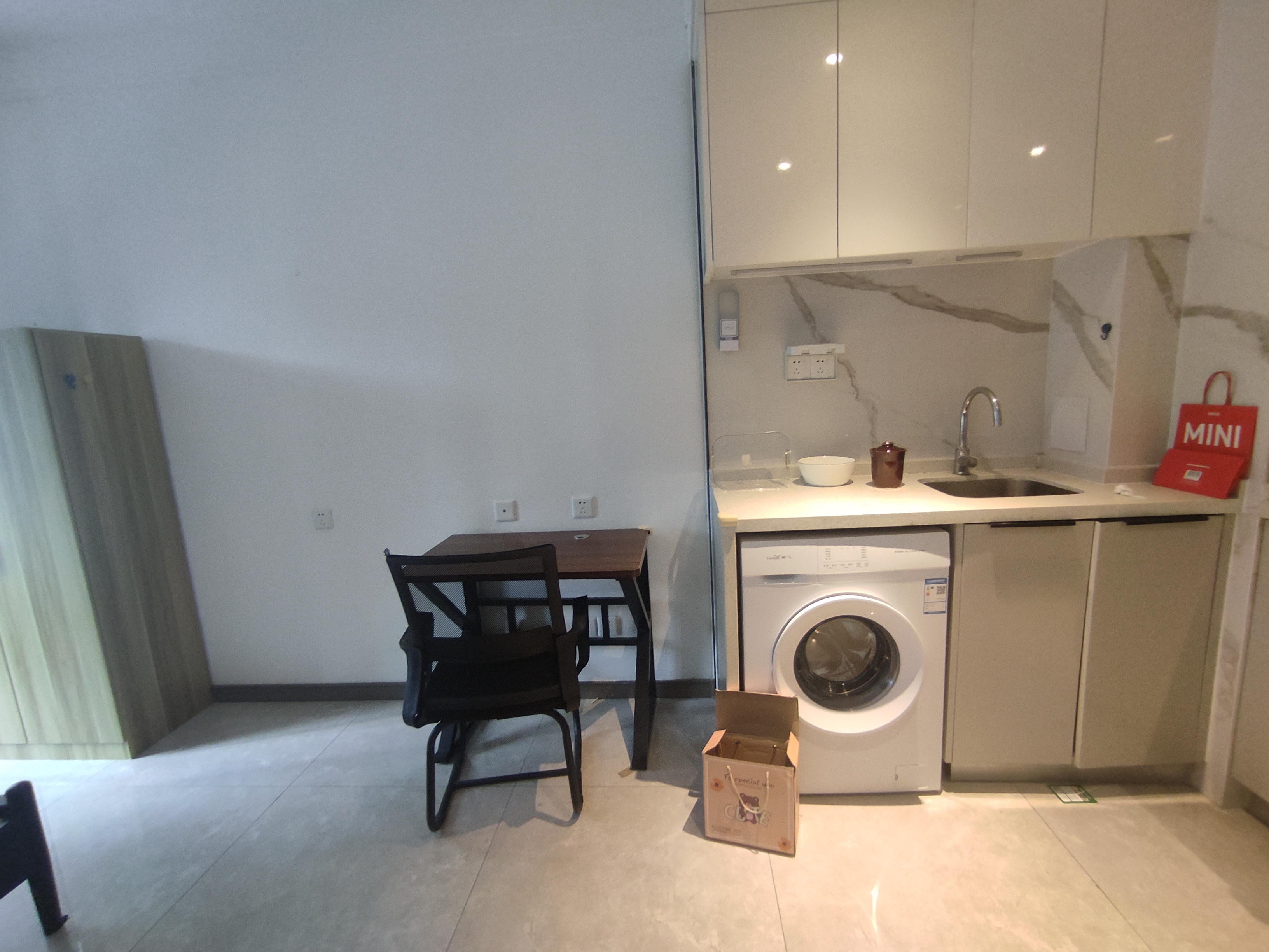 龙湖光年  1室1厅1卫    1700.0元/月 龙湖光年  1室1厅1卫    1700.0元/月室内图