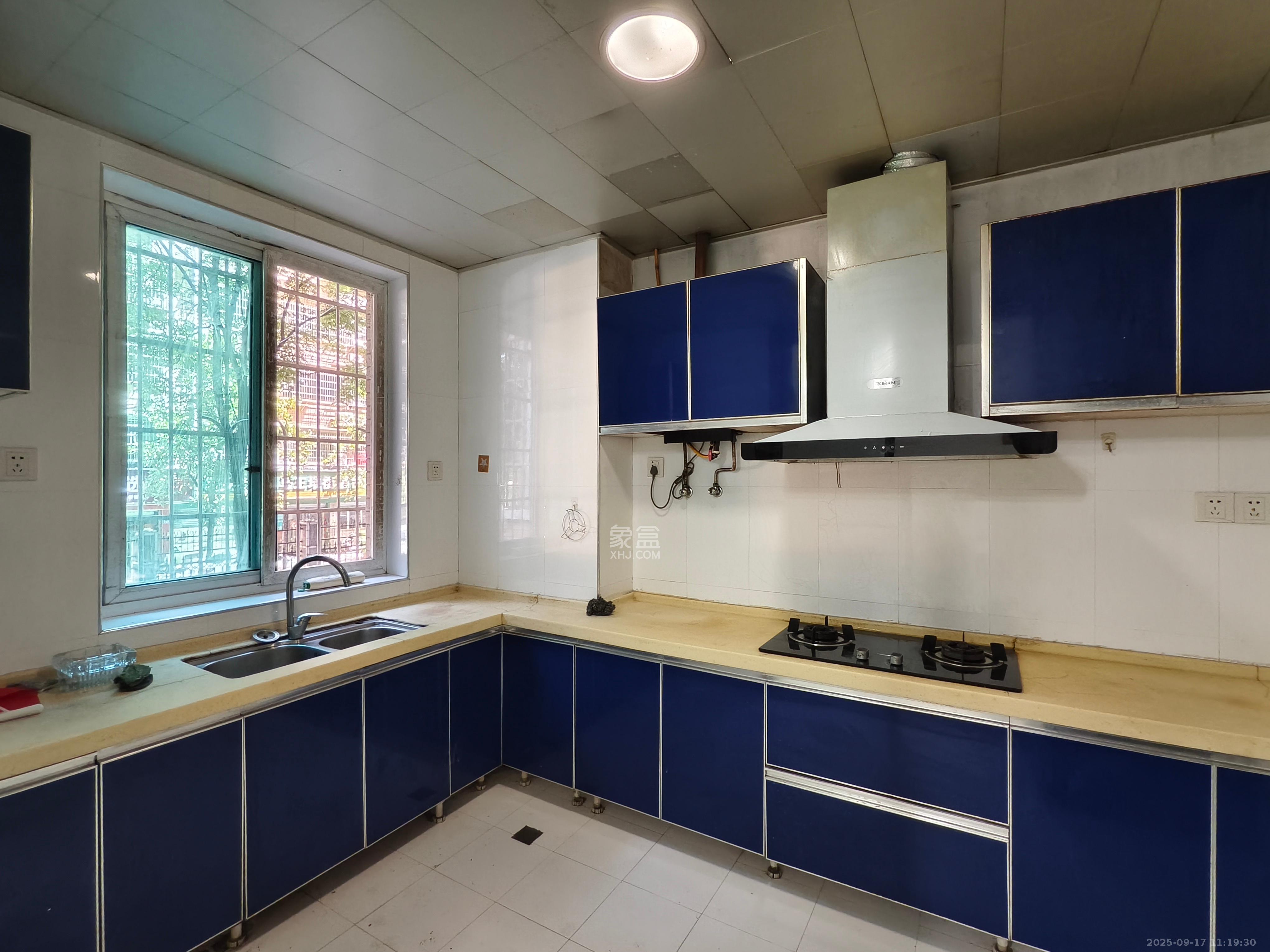 留香雅苑  3室2厅2卫    2580.0元/月室内图