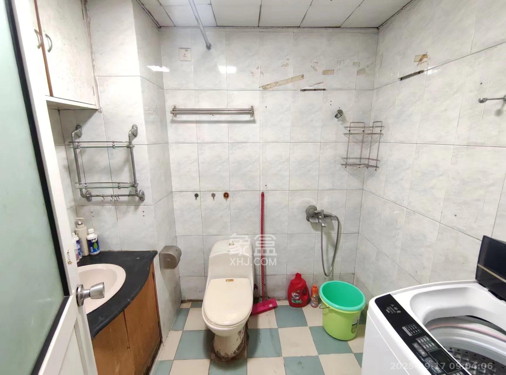 人民新村 3室2厅1卫 2350.0元/月 人民新村 3室2厅1卫 2350.0元/月室内图