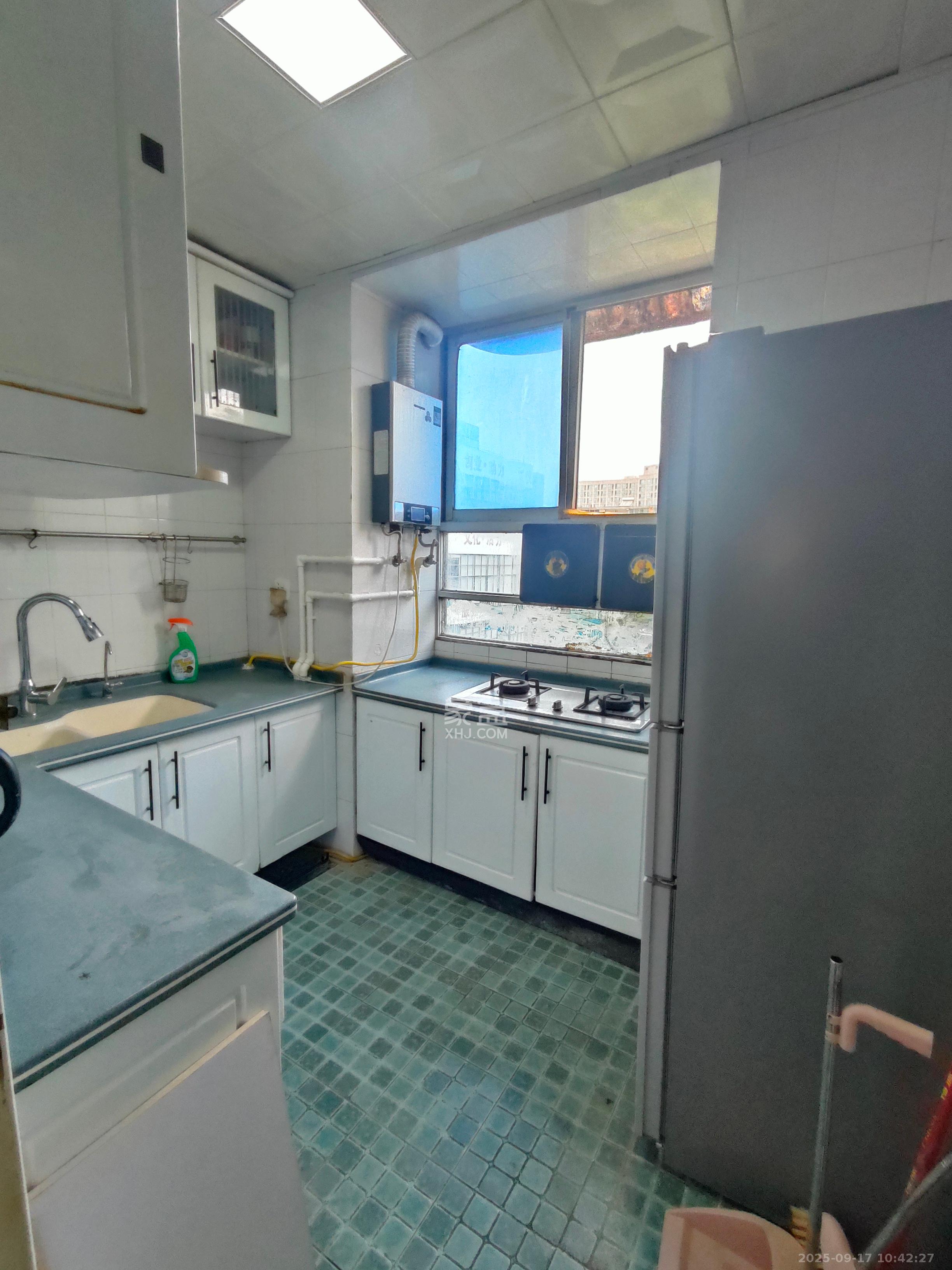 湘仪家园 3室2厅1卫 1900.0元/月 湘仪家园 3室2厅1卫 1900.0元/月室内图