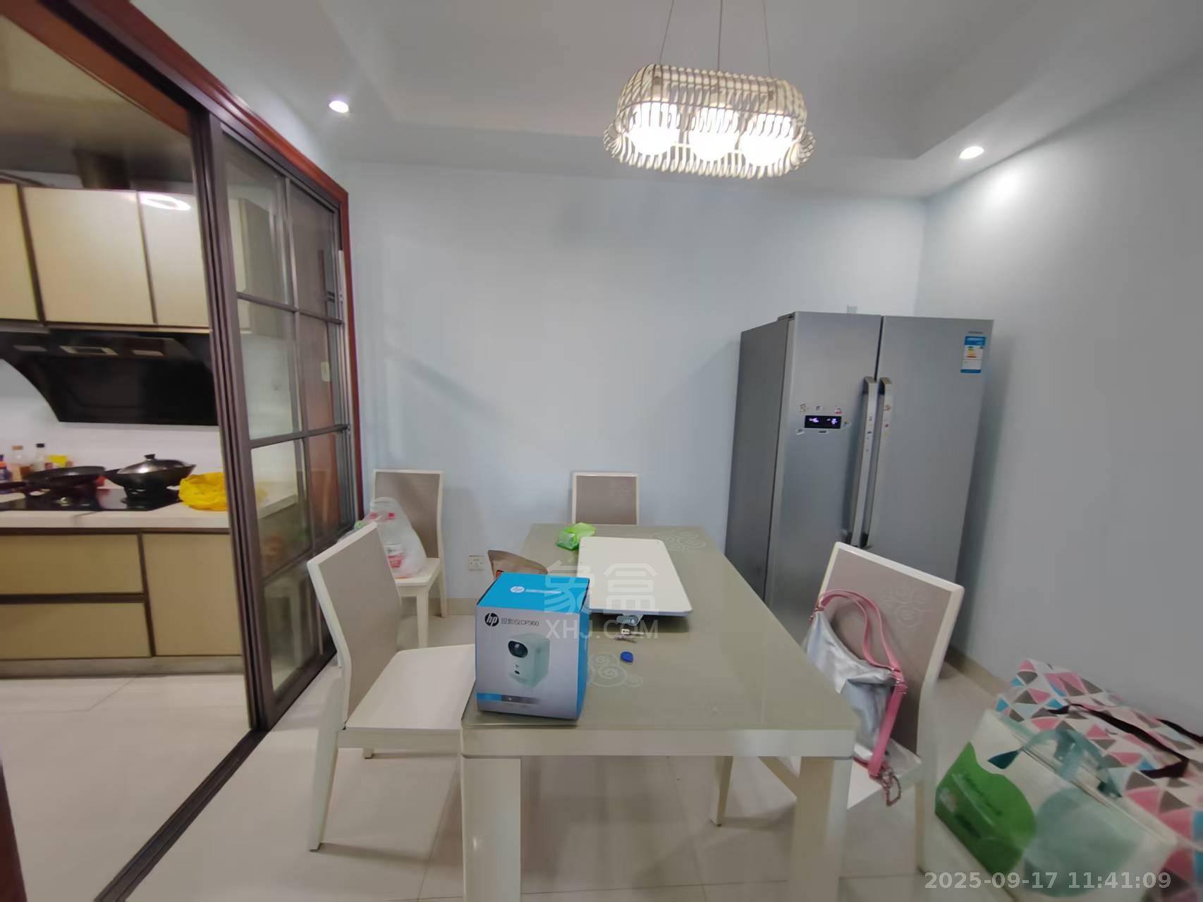 紫金名门 2室2厅1卫 1600.0元/月 紫金名门 2室2厅1卫 1600.0元/月室内图