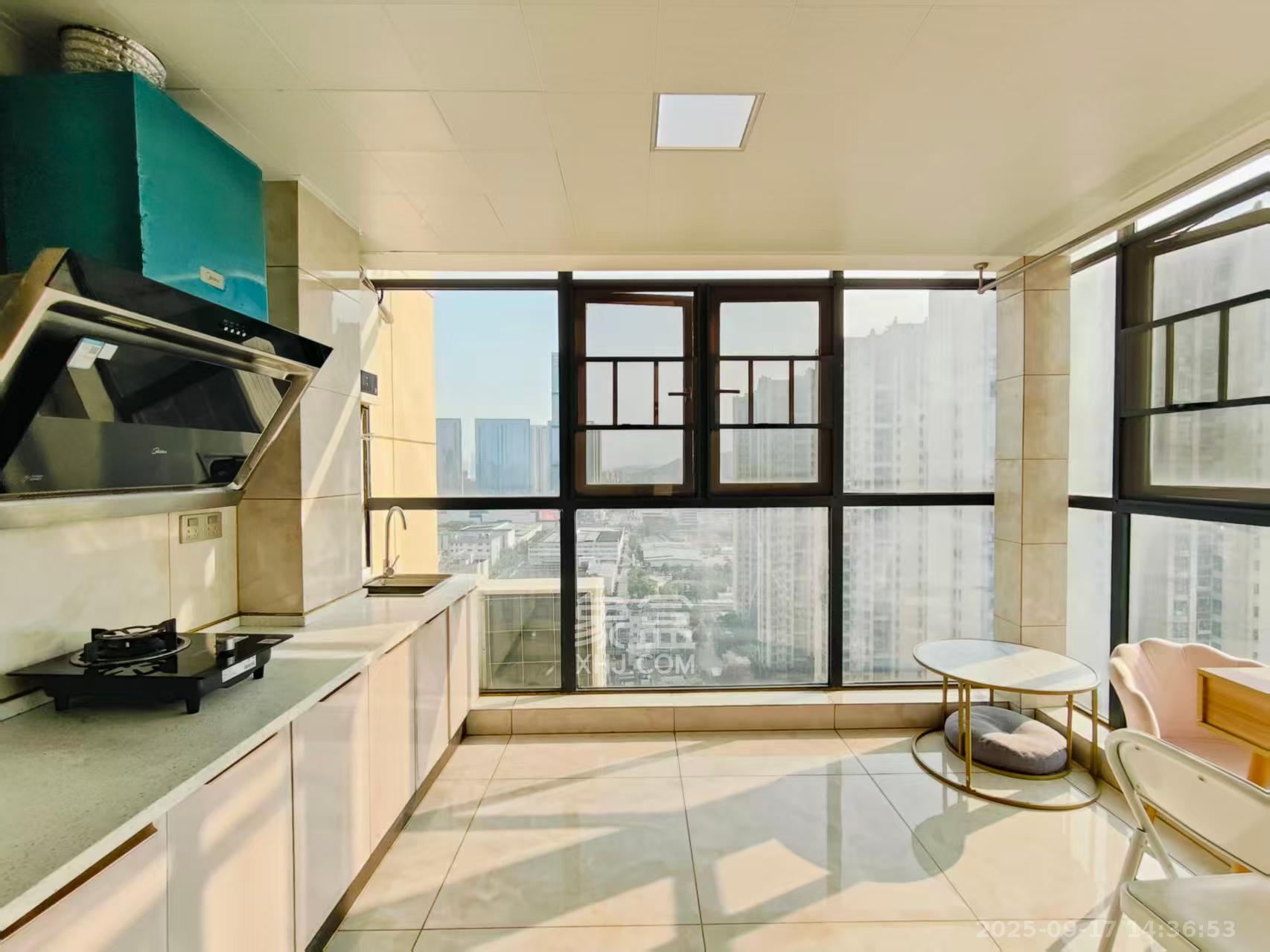 麓江春  2室1厅2卫    2400.0元/月室内图