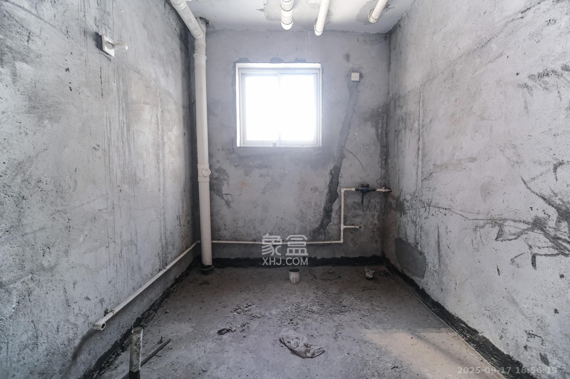 银园公寓（长沙县）  3室2厅2卫    80.0万卫生间