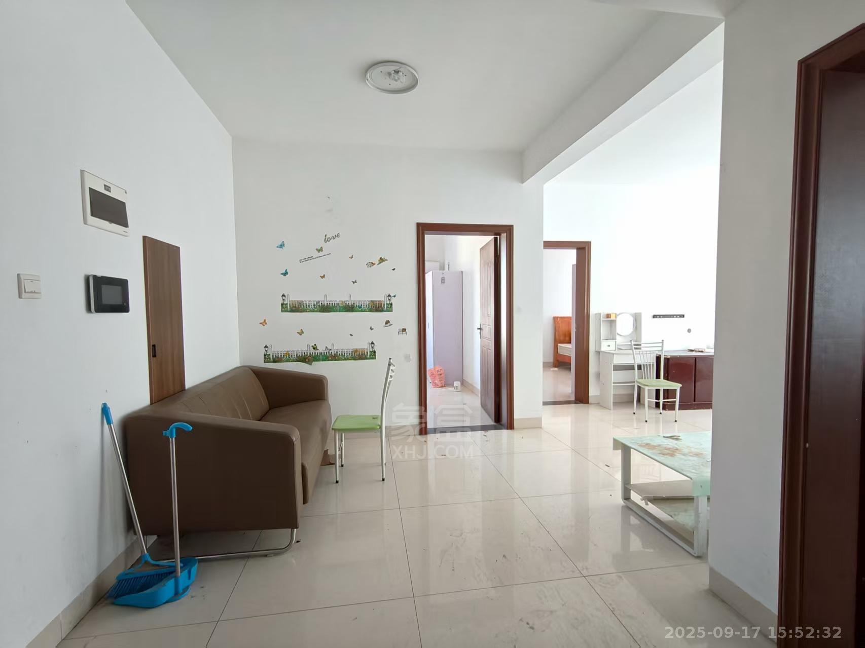 华晨御园 3室2厅1卫 1300.0元/月 华晨御园 3室2厅1卫 1300.0元/月室内图