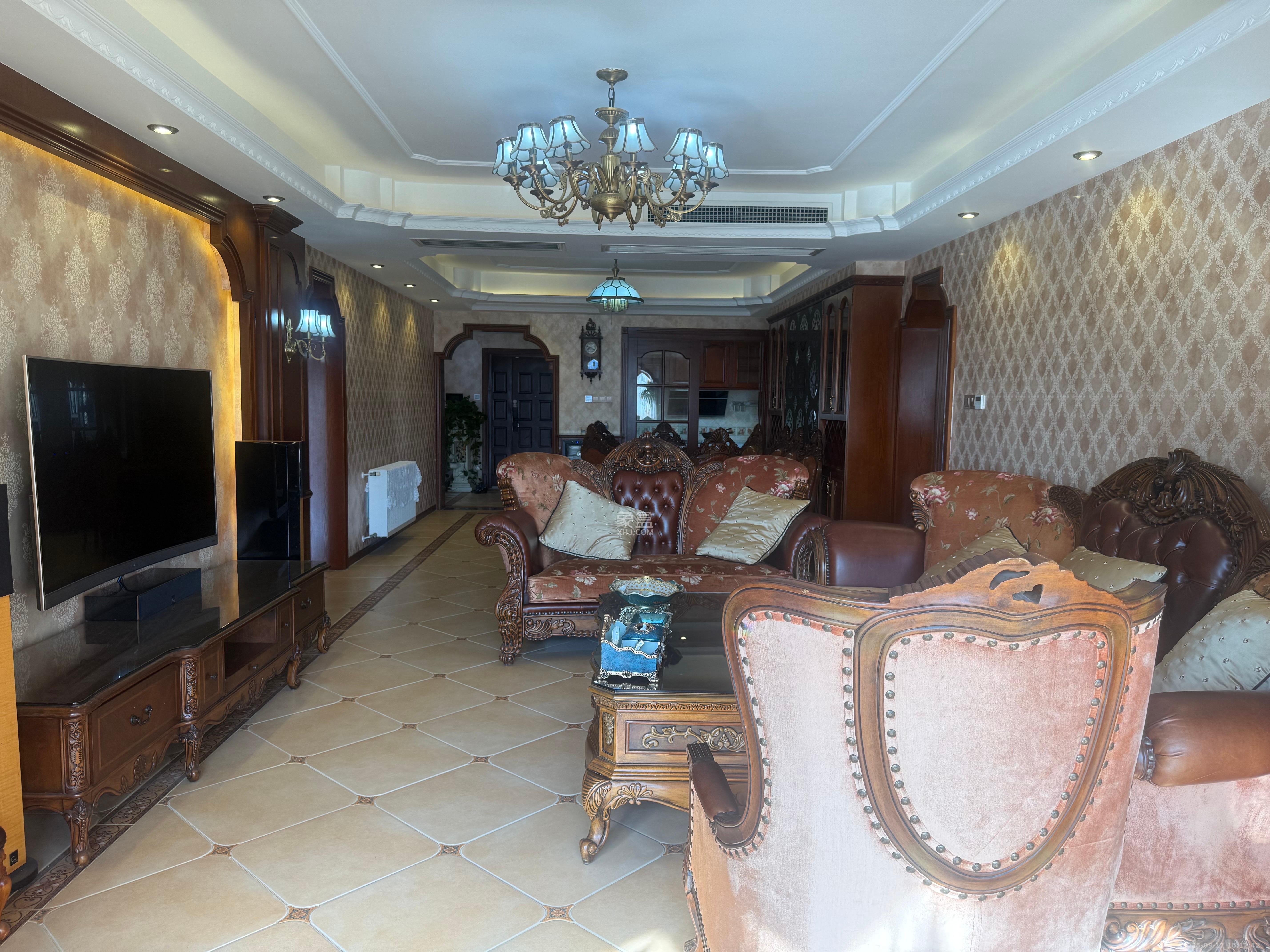 藏珑湖上国际花园 4室2厅2卫 6300.0元/月 藏珑湖上国际花园 4室2厅2卫 6300.0元/月室内图