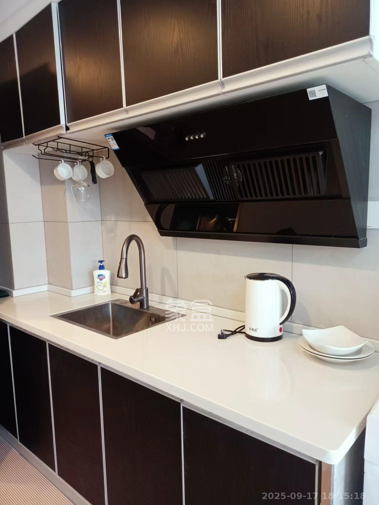 卓越中寰 2室1厅1卫 2400.0元/月 卓越中寰 2室1厅1卫 2400.0元/月室内图