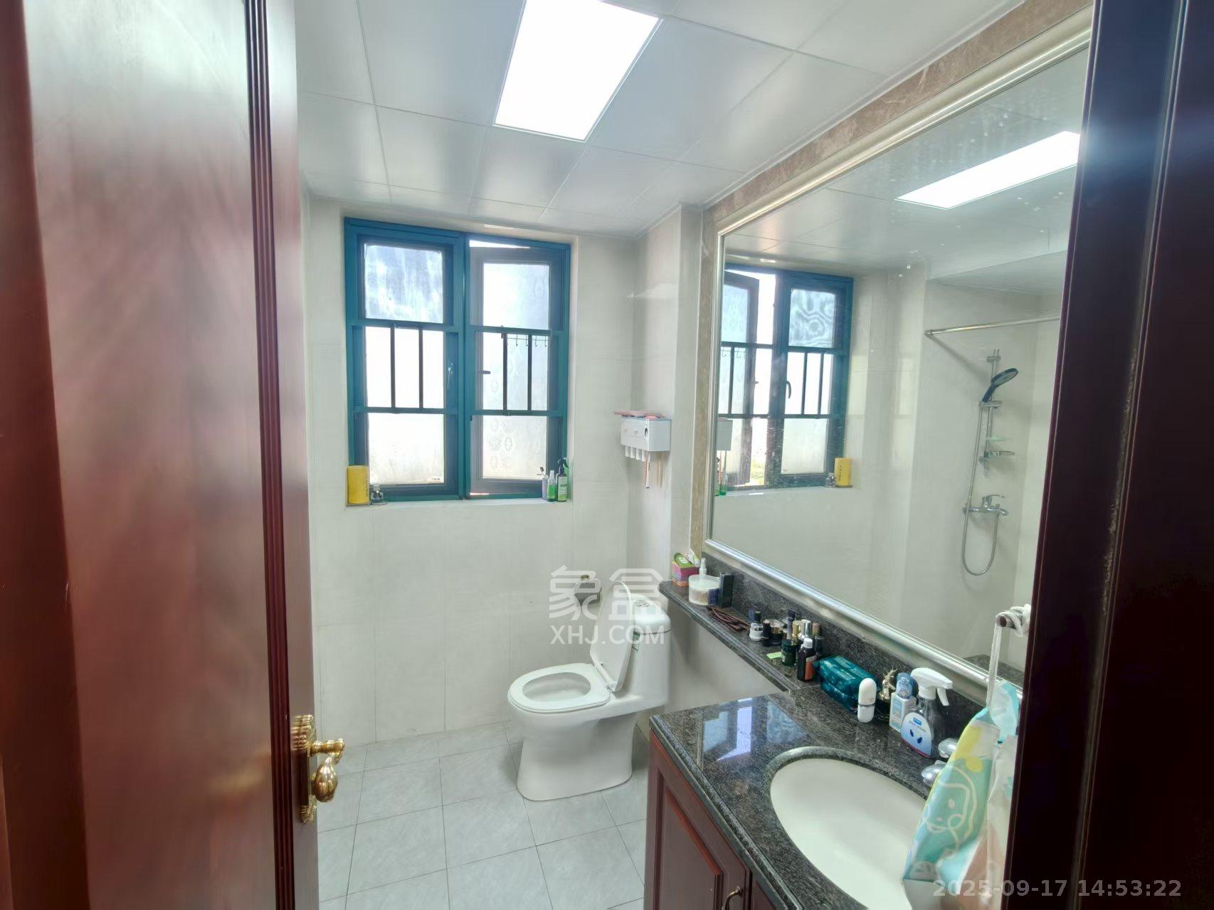 恒大绿洲  3室2厅2卫    3600.0元/月室内图