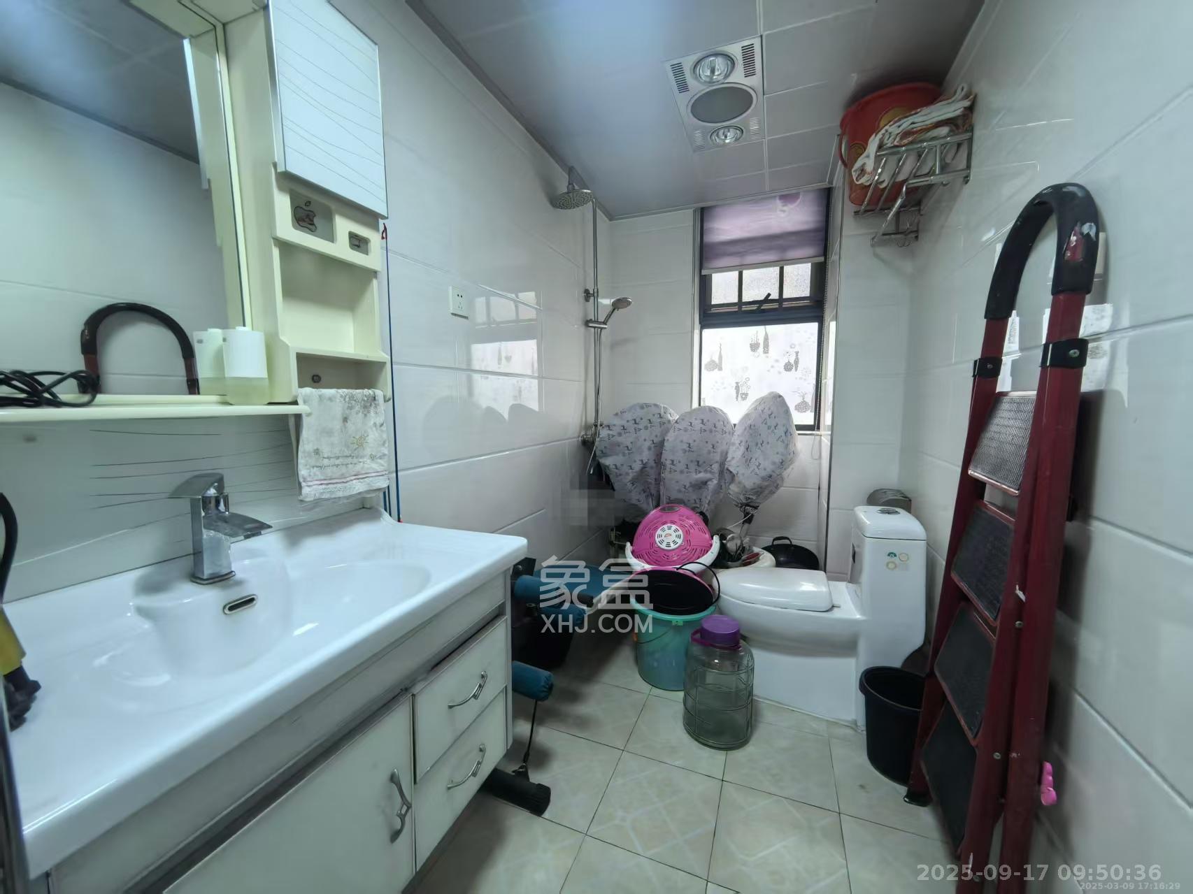 莱茵城  3室2厅2卫    2200.0元/月室内图