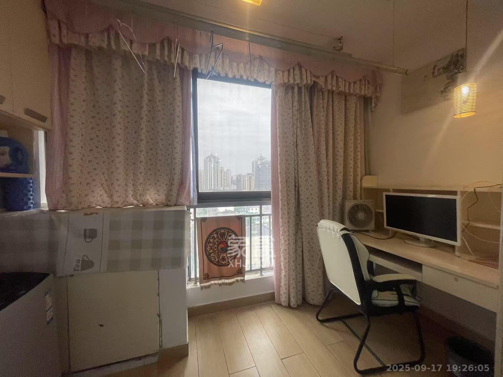 七彩丽都 1室1厅1卫 2000.0元/月 七彩丽都 1室1厅1卫 2000.0元/月室内图