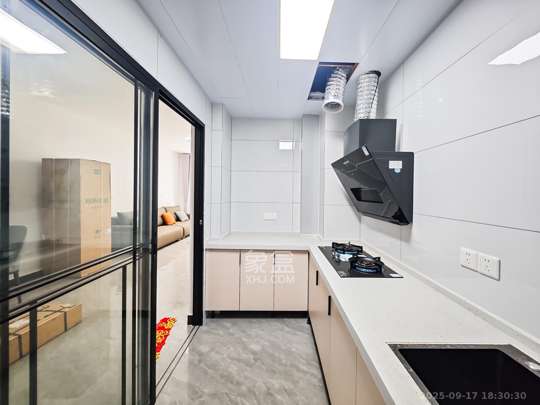 青竹湖曦园  3室2厅1卫    48.0万厨房