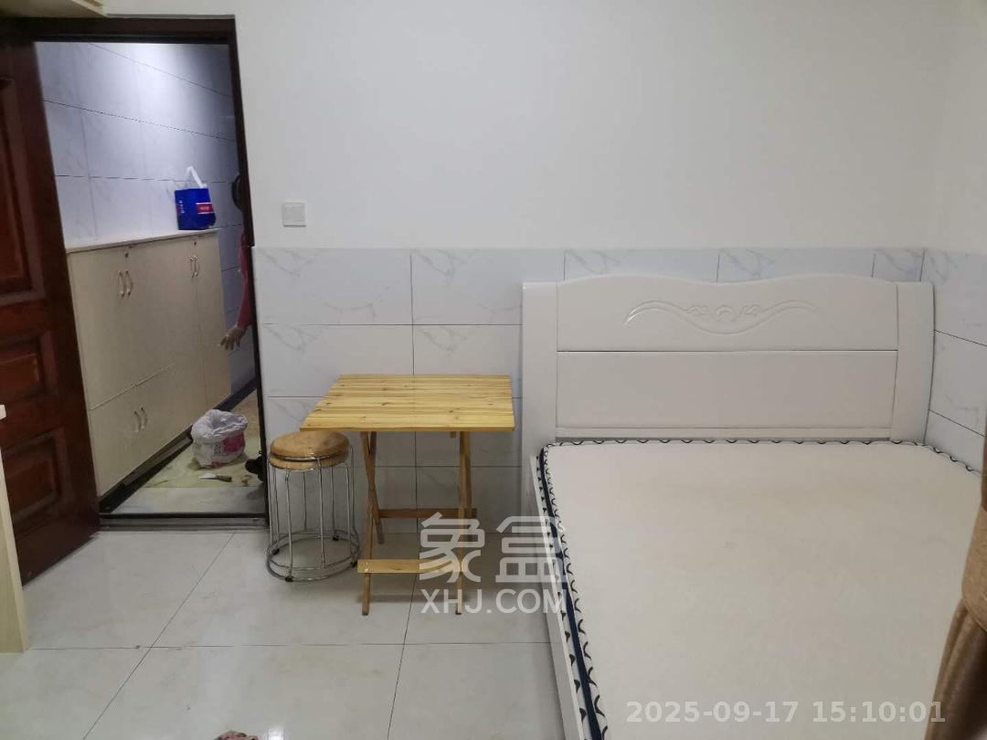 嘉顺苑 1室2厅1卫 1000.0元/月 嘉顺苑 1室2厅1卫 1000.0元/月室内图