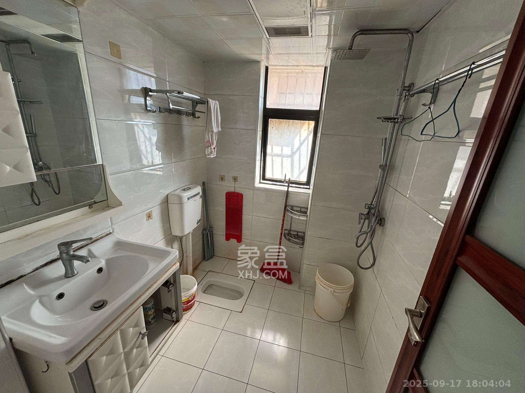 鸿基橄榄君庭 3室2厅1卫 2300.0元/月 鸿基橄榄君庭 3室2厅1卫 2300.0元/月室内图