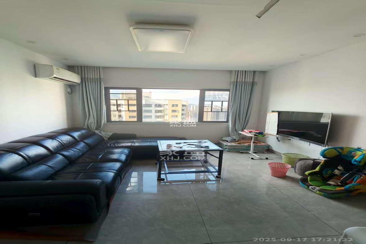 好莱城(弘德西街) 3室2厅1卫 2300.0元/月 好莱城(弘德西街) 3室2厅1卫 2300.0元/月室内图