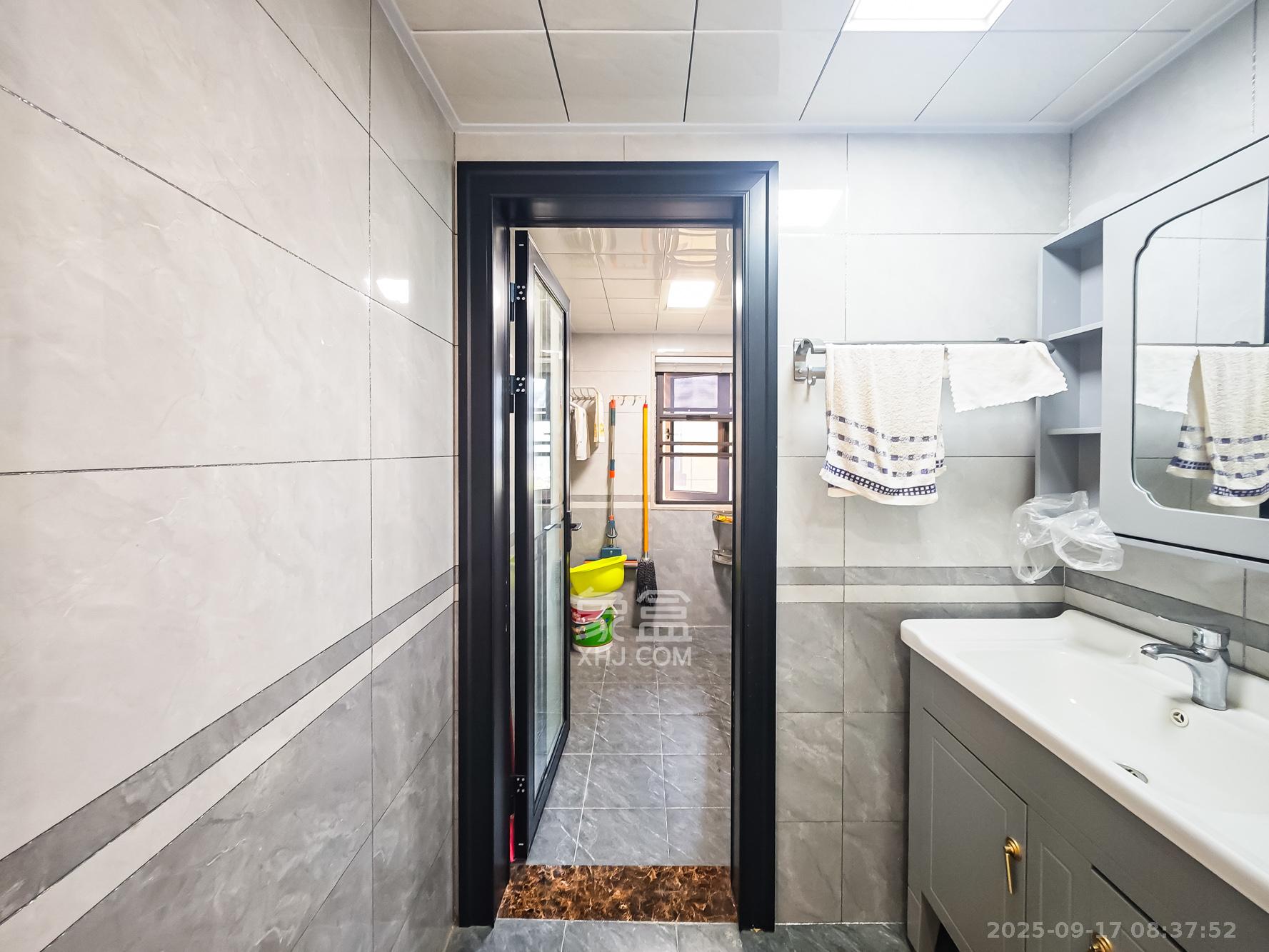 山语城三期  3室2厅2卫    105.0万 山语城三期  3室2厅2卫    105.0万卫生间