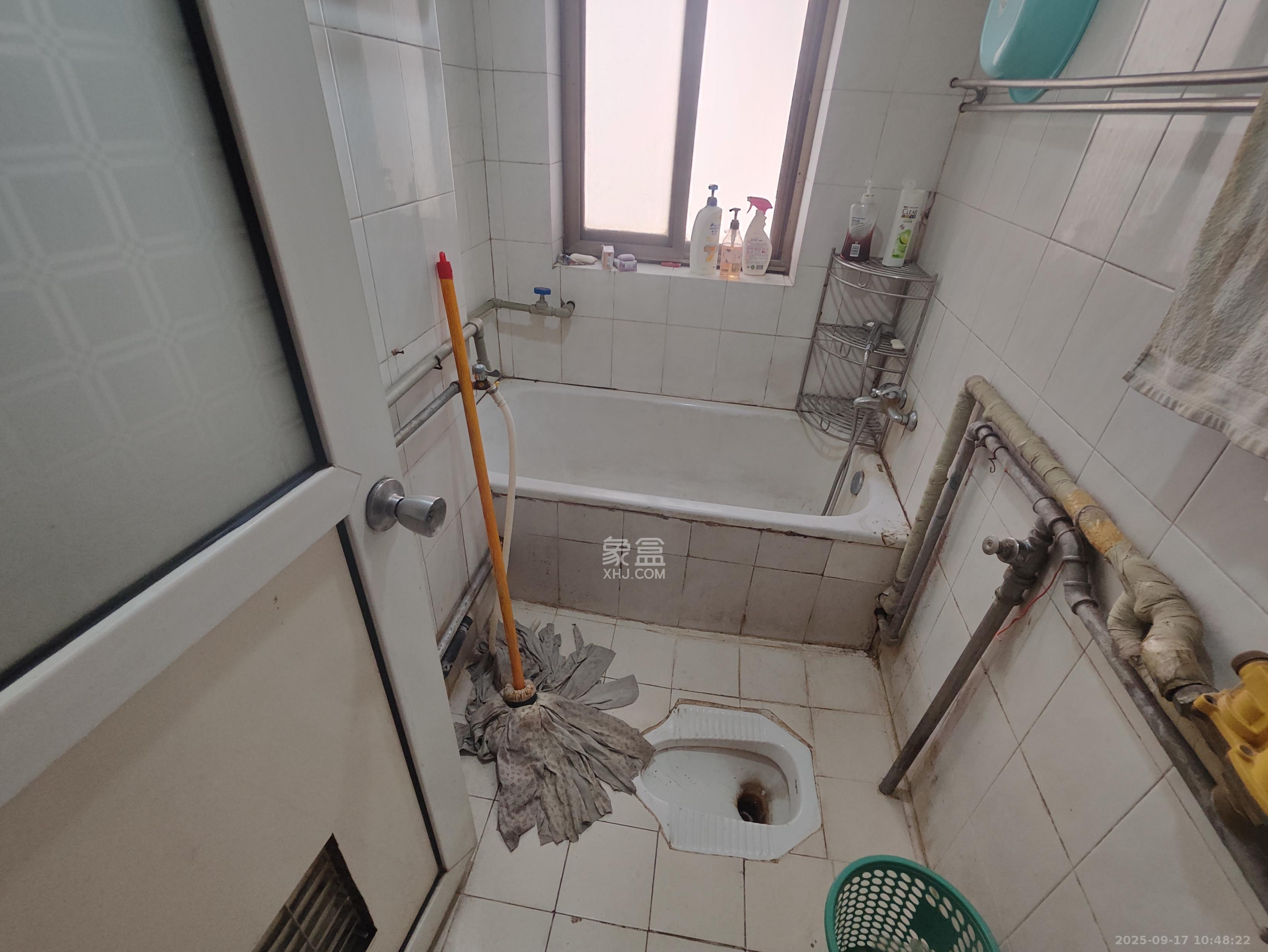 金叶公寓（原省烟草公司宿舍）  3室2厅1卫    1800.0元/月室内图