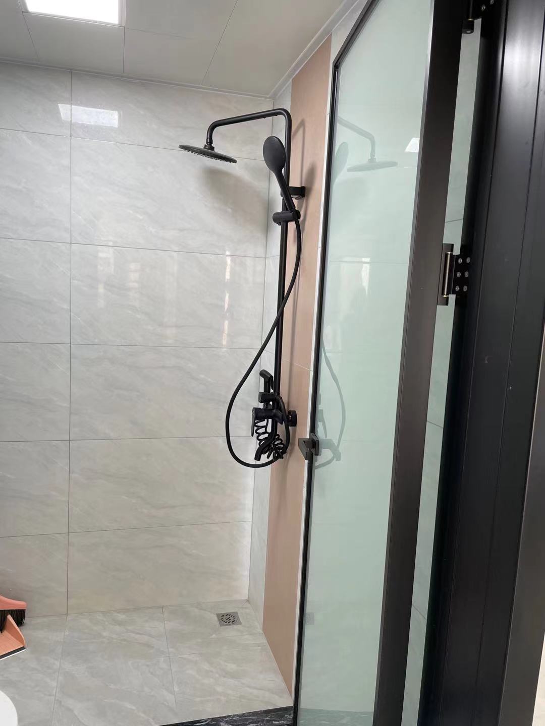 绿地海德公馆  3室2厅2卫    3300.0元/月 绿地海德公馆  3室2厅2卫    3300.0元/月室内图