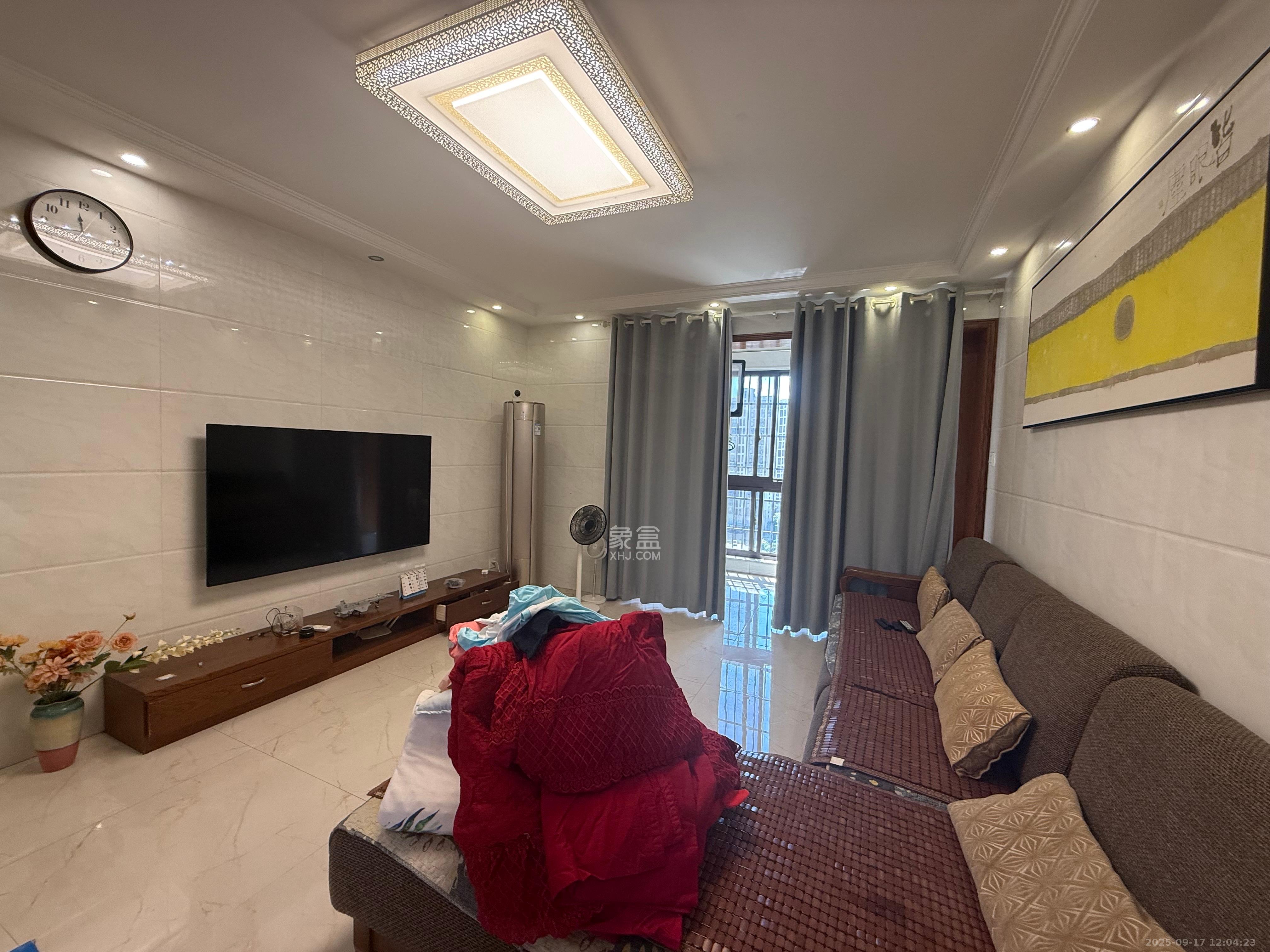 欧莱雅郡 4室2厅1卫 2800.0元/月 欧莱雅郡 4室2厅1卫 2800.0元/月室内图