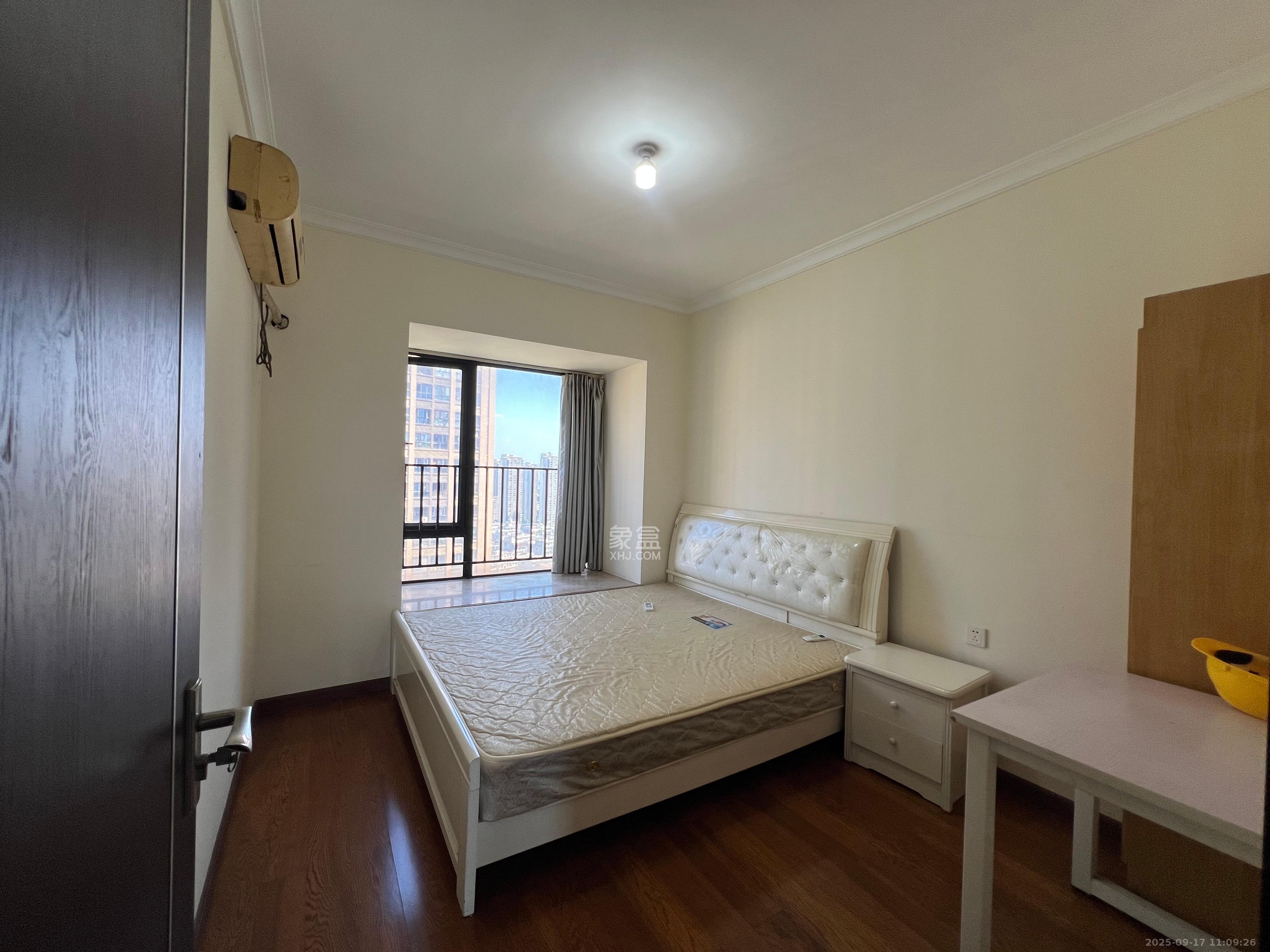 时代倾城一期  3室2厅1卫    2200.0元/月室内图