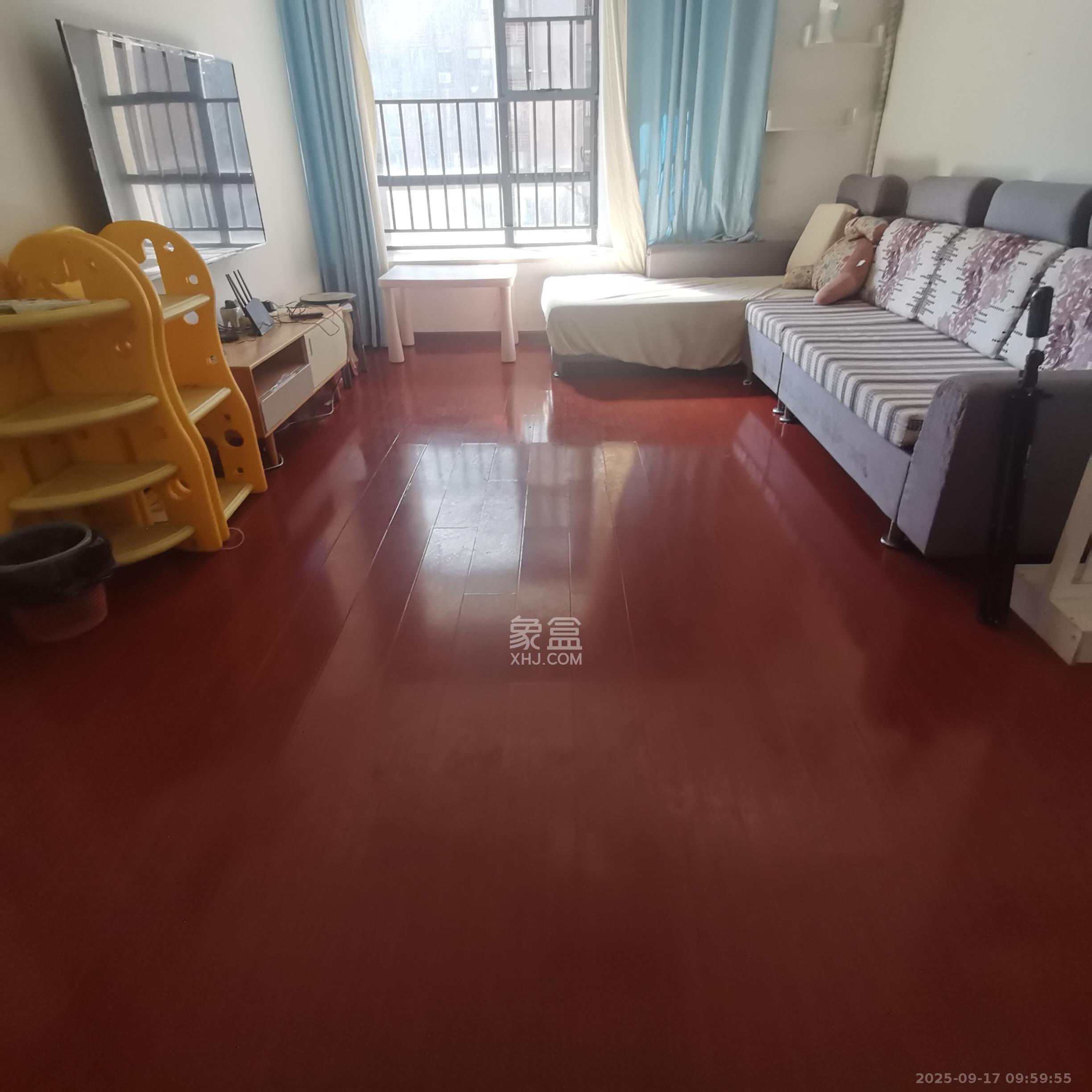 香樟兰亭（朗峰苑）  3室2厅1卫    2200.0元/月室内图