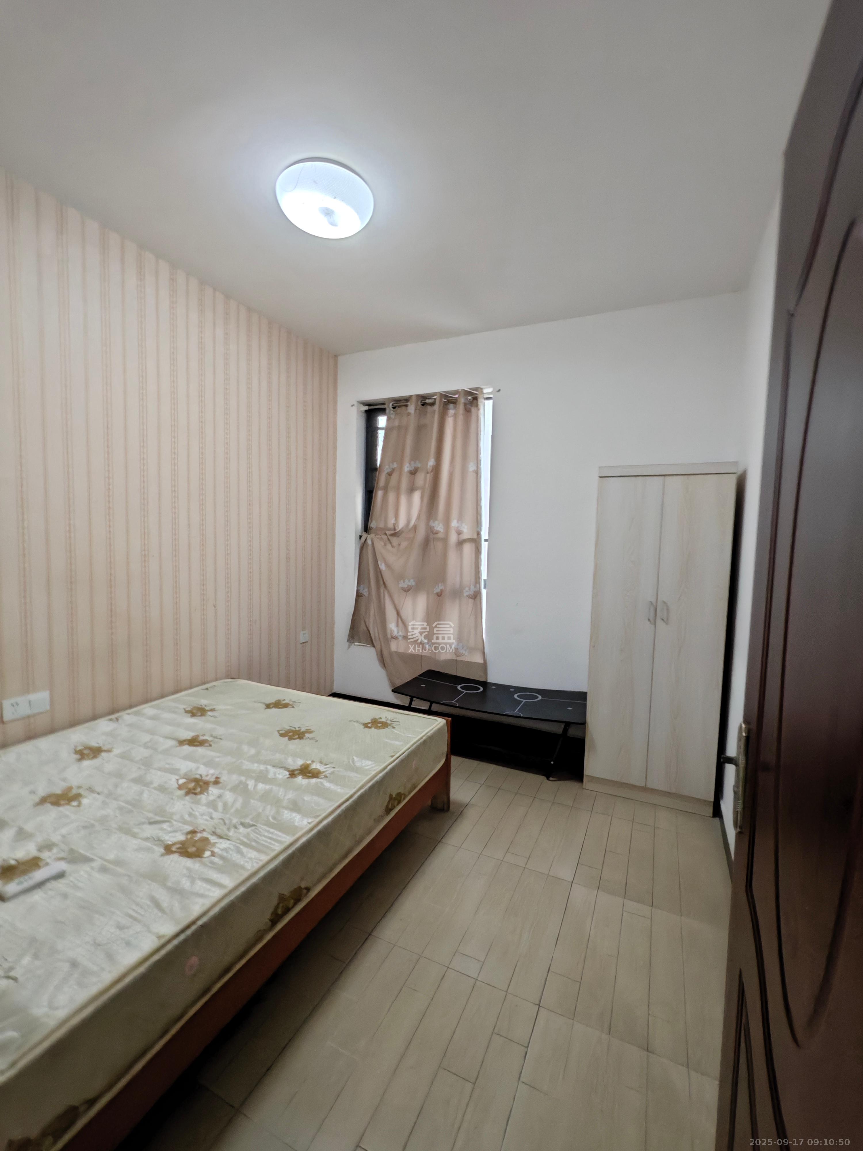 新盛珑璟台  1室1厅1卫    1600.0元/月室内图