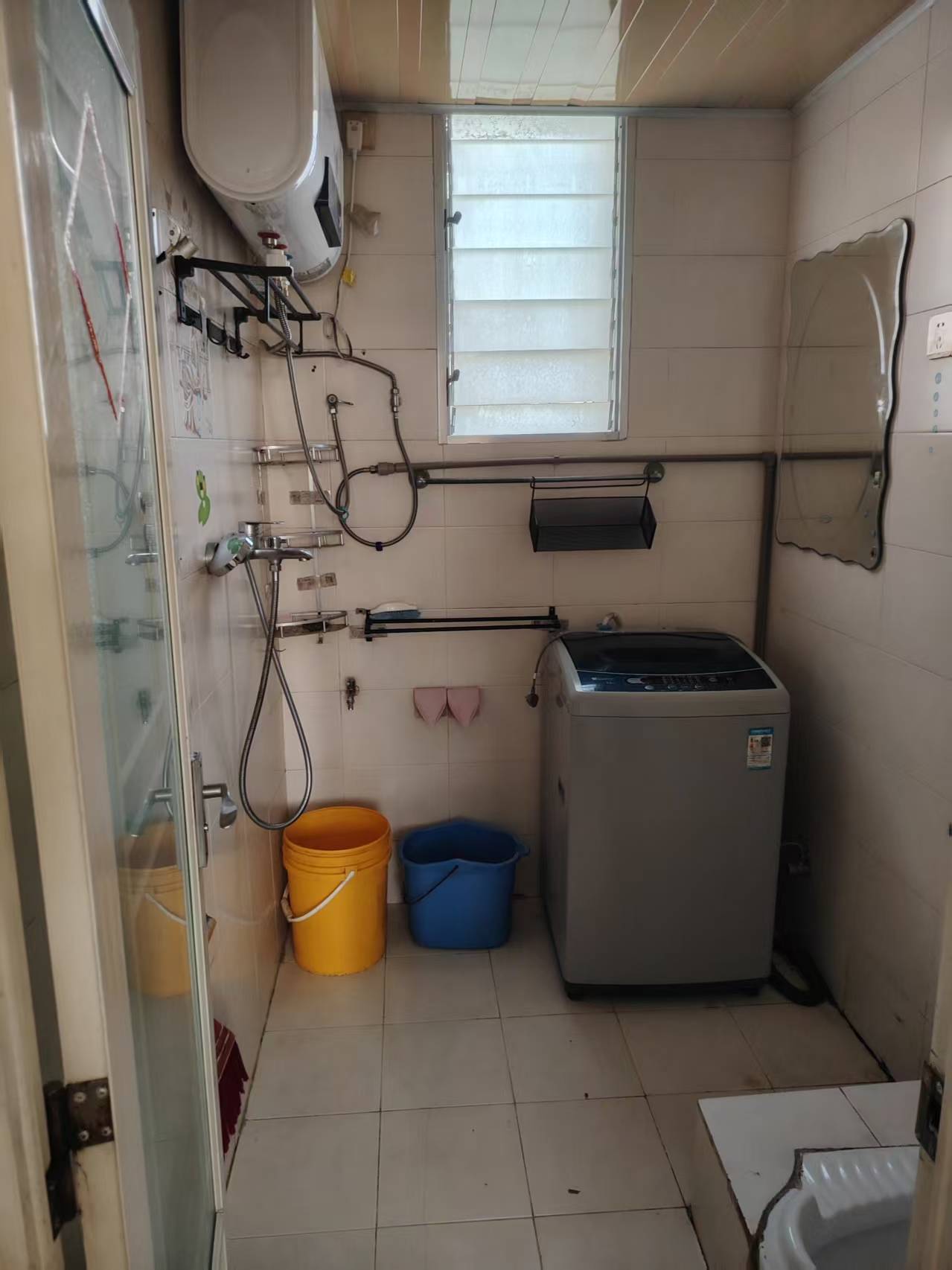 天福新村  3室2厅1卫    1700.0元/月室内图