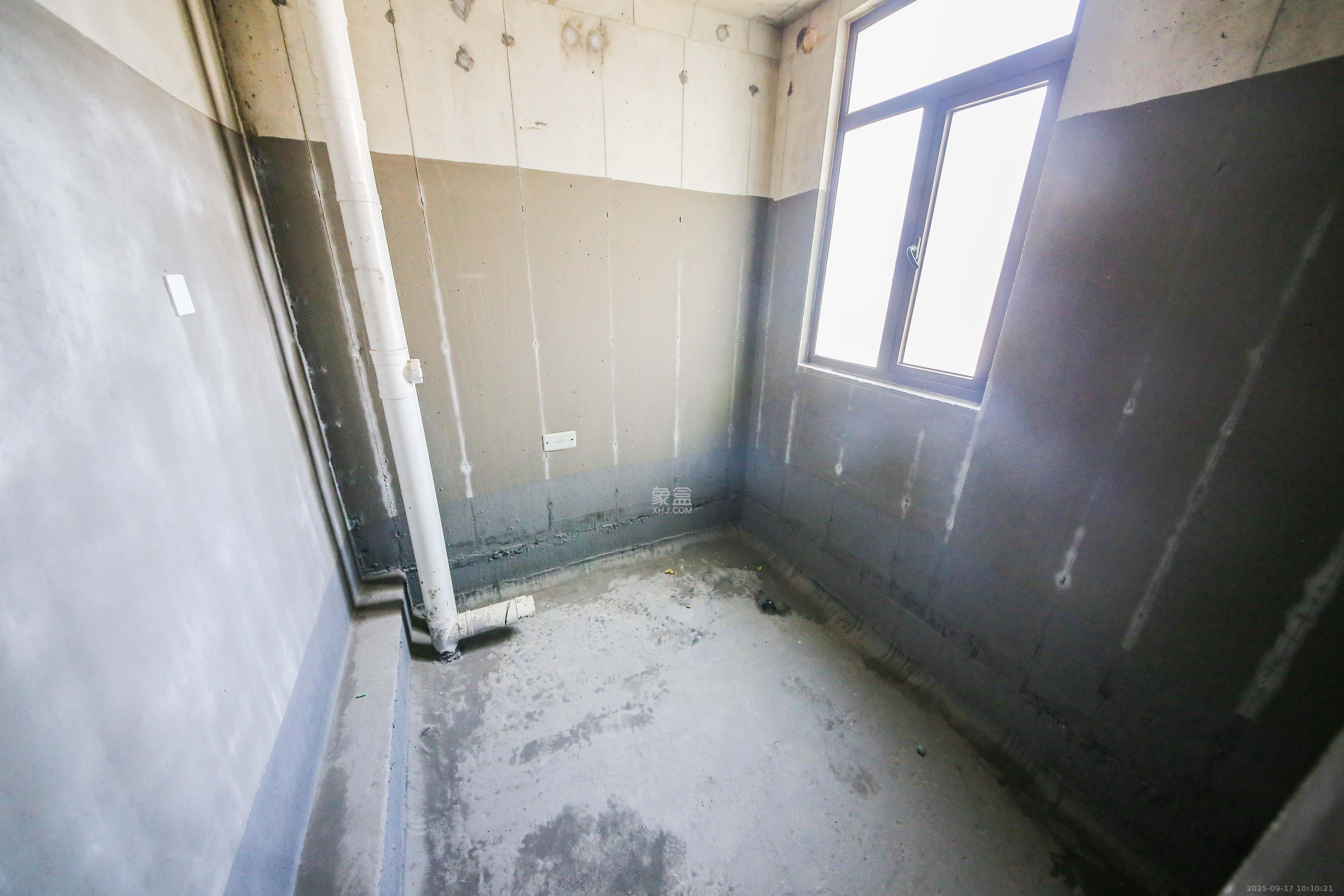 兴铁湘府和园  4室2厅2卫    252.0万卫生间