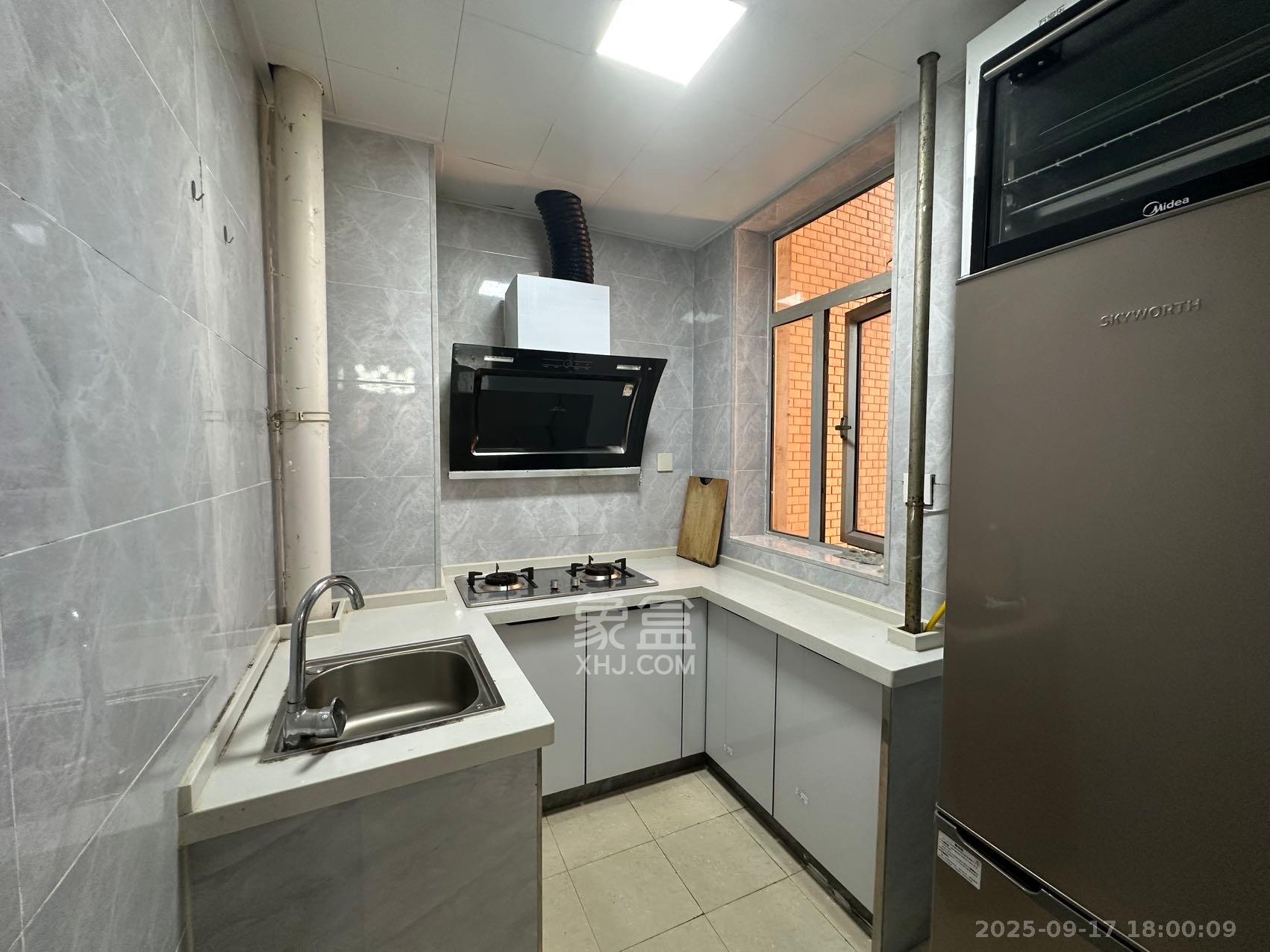 凯通国际城(凯通朝庭) 1室2厅1卫 3200.0元/月 凯通国际城(凯通朝庭) 1室2厅1卫 3200.0元/月室内图