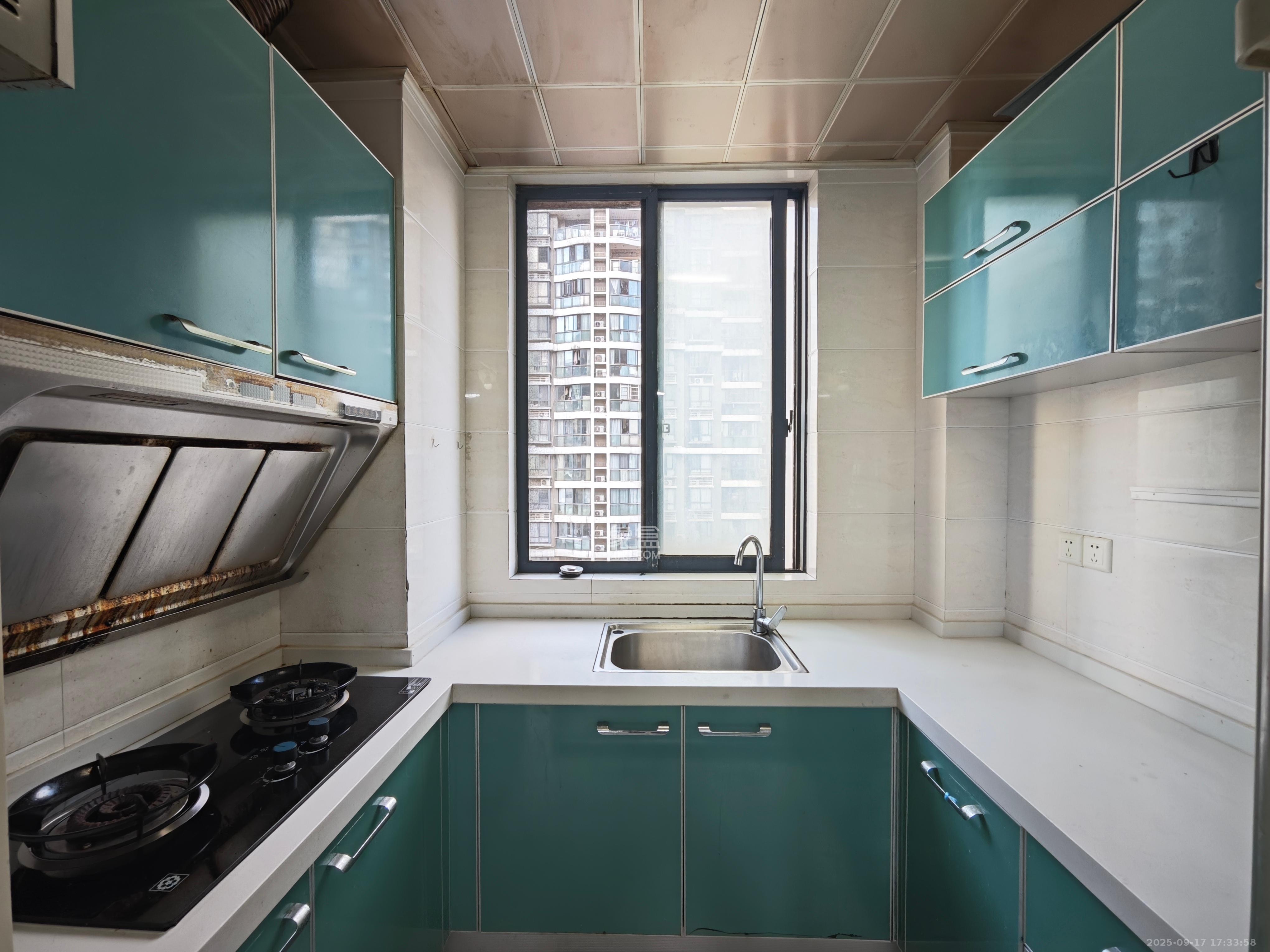 湘江世纪城悦江苑 1室2厅1卫 2500.0元/月 湘江世纪城悦江苑 1室2厅1卫 2500.0元/月室内图