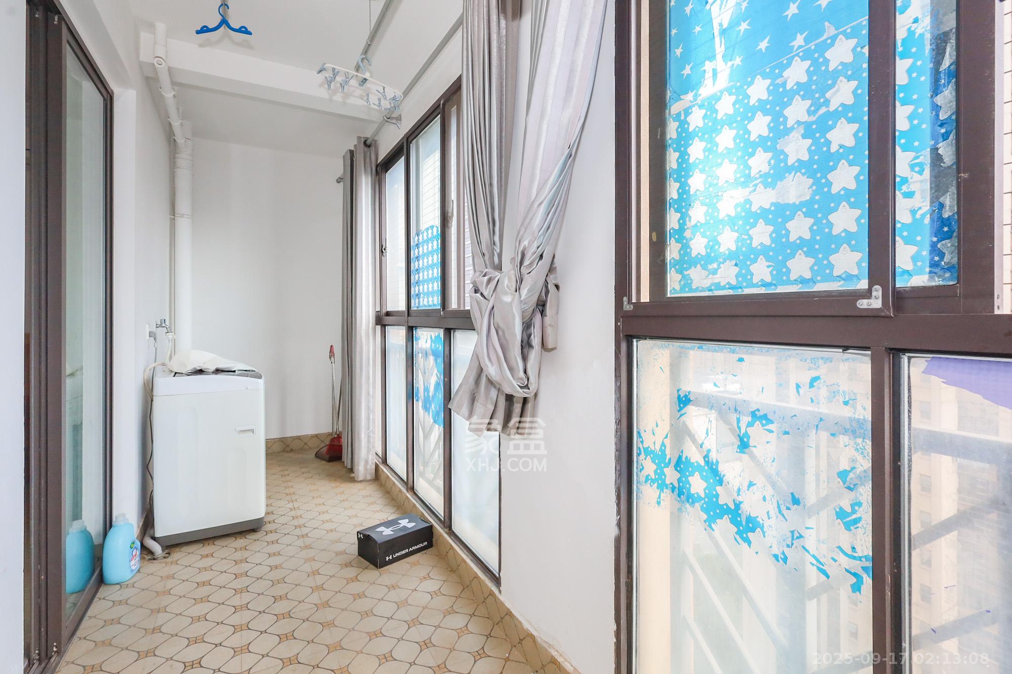 旭辉藏郡(藏郡、旭湘华府)  3室2厅1卫    210.0万 旭辉藏郡(藏郡、旭湘华府)  3室2厅1卫    210.0万阳台