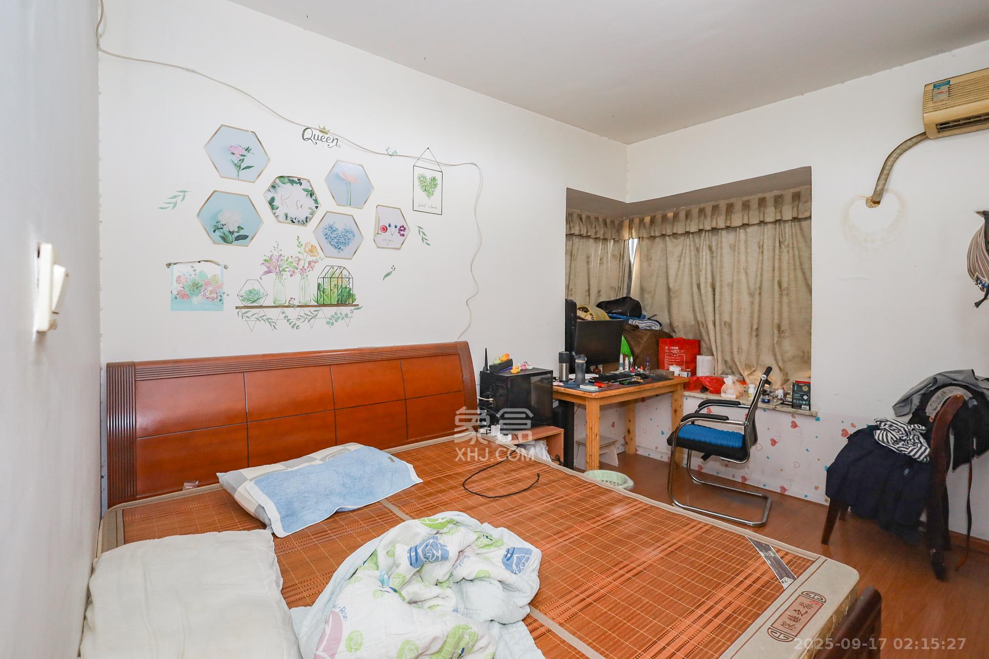 金麓西岸和苑 2室2厅1卫 63.3万 金麓西岸和苑 2室2厅1卫 63.3万卧室