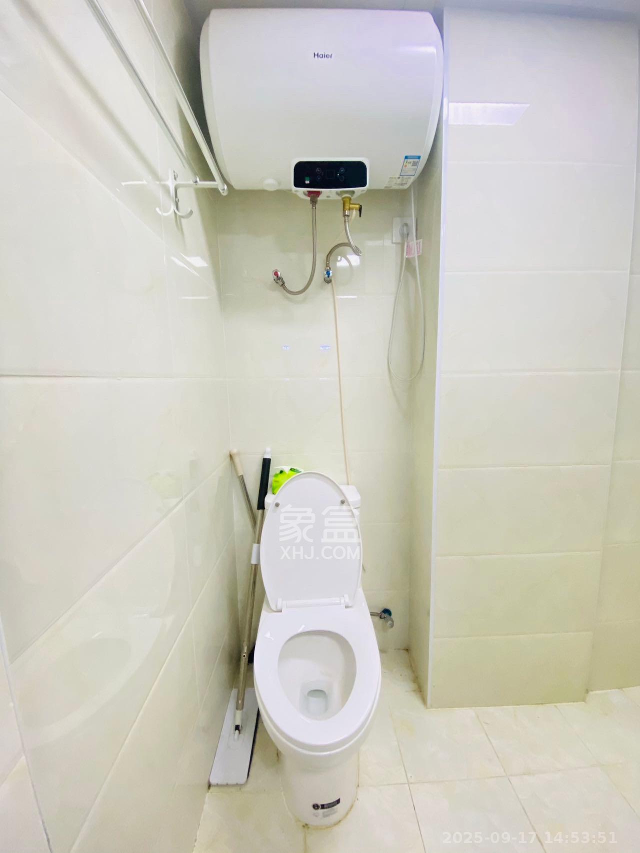 好莱城(弘德西街)  1室1厅1卫    1300.0元/月 好莱城(弘德西街)  1室1厅1卫    1300.0元/月室内图