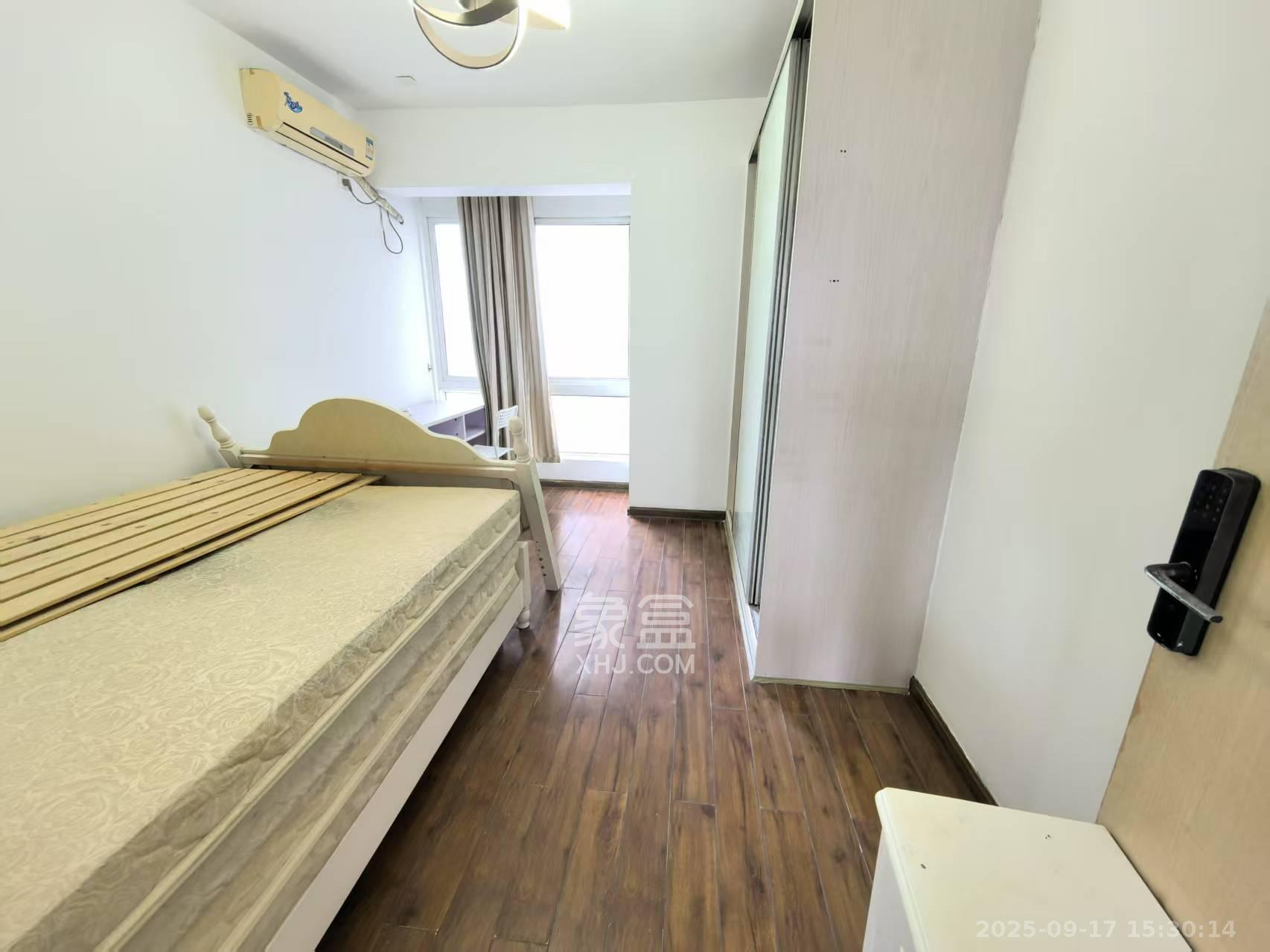 银港水晶城 3室2厅2卫 2500.0元/月 银港水晶城 3室2厅2卫 2500.0元/月室内图