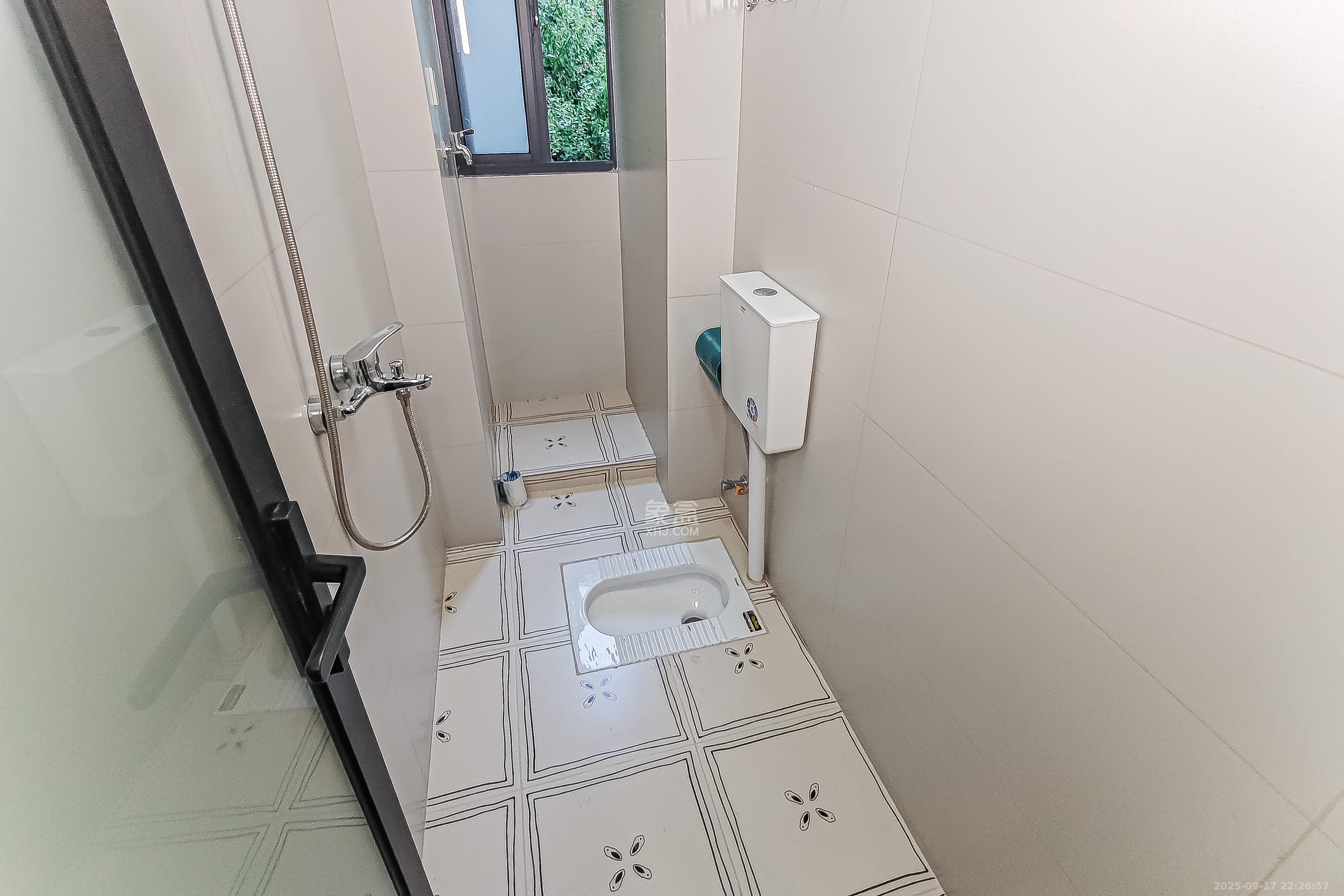 省机械工业学院(湖南工业职业学院雨花校区) 2室2厅1卫 46.8万 省机械工业学院(湖南工业职业学院雨花校区) 2室2厅1卫 46.8万卫生间