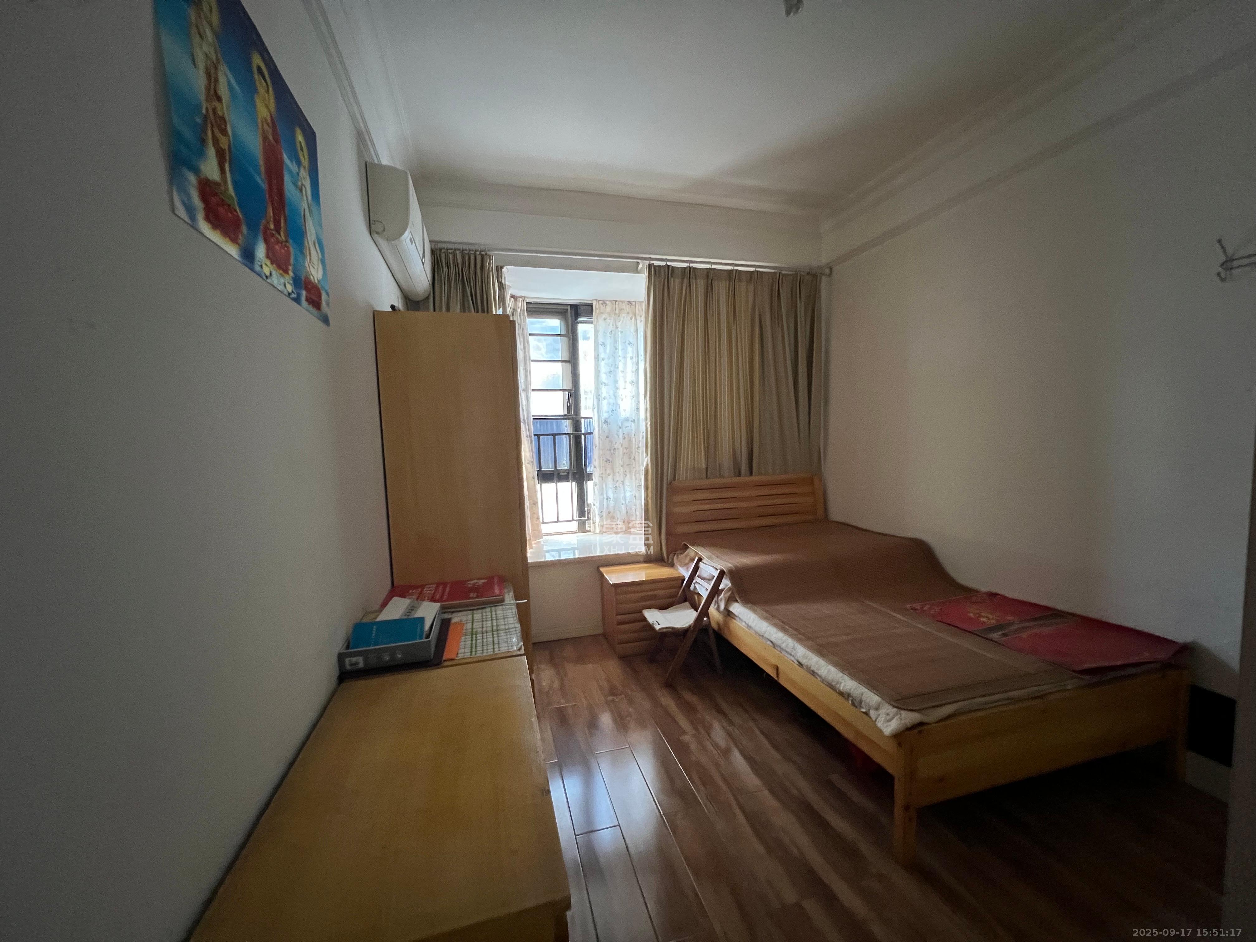 上东辛顿公寓 2室2厅1卫 2200.0元/月 上东辛顿公寓 2室2厅1卫 2200.0元/月室内图